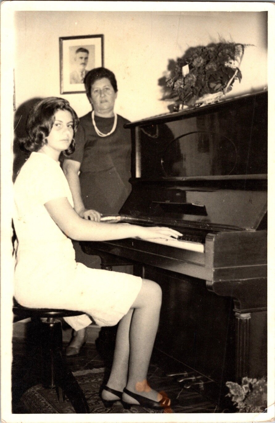 Evan Roberts' mother at the piano with her mother in Argentina
