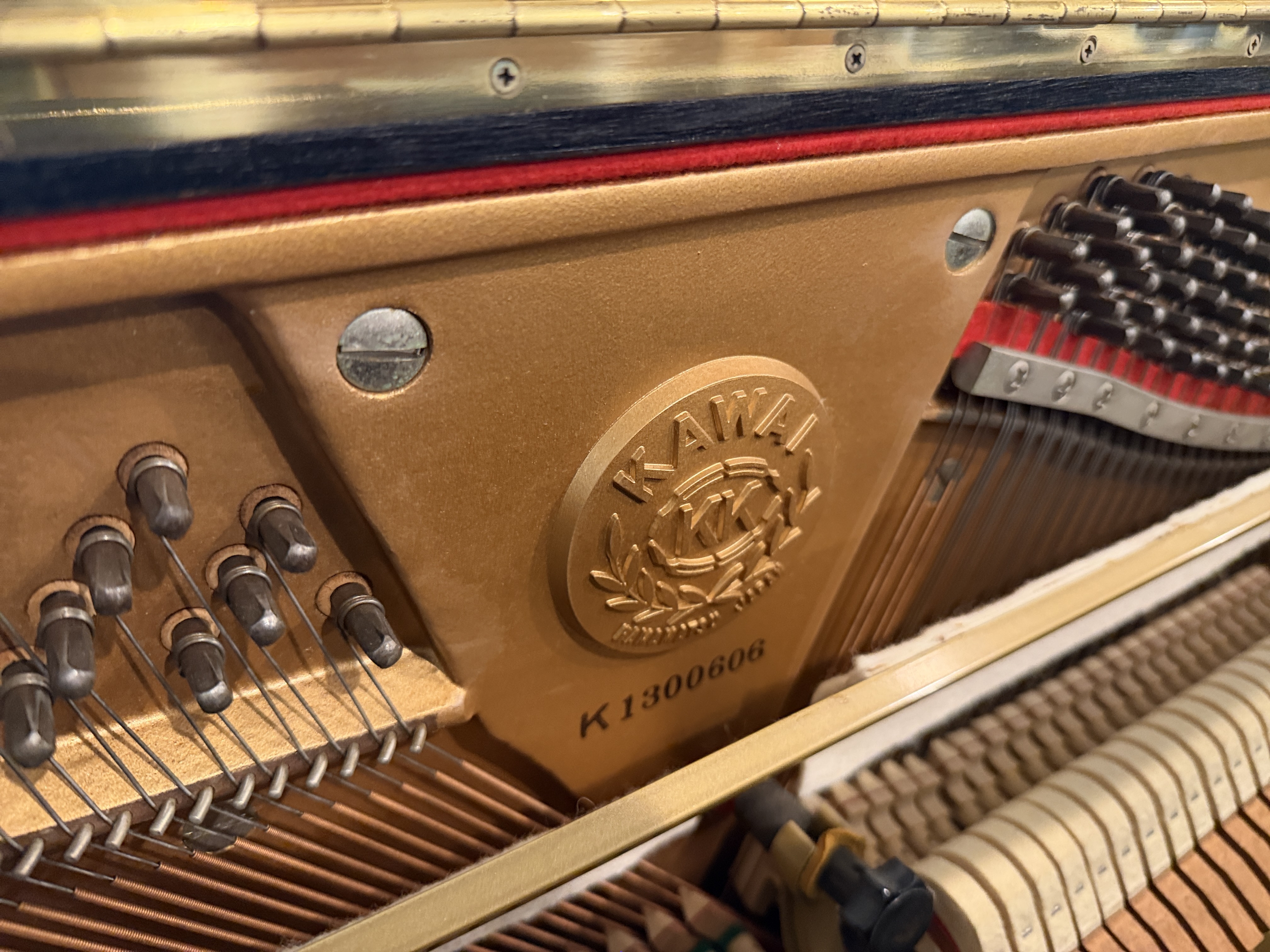 Kawai US-50 in Black highly polished – Gallery image – Roberts Pianos Houston
