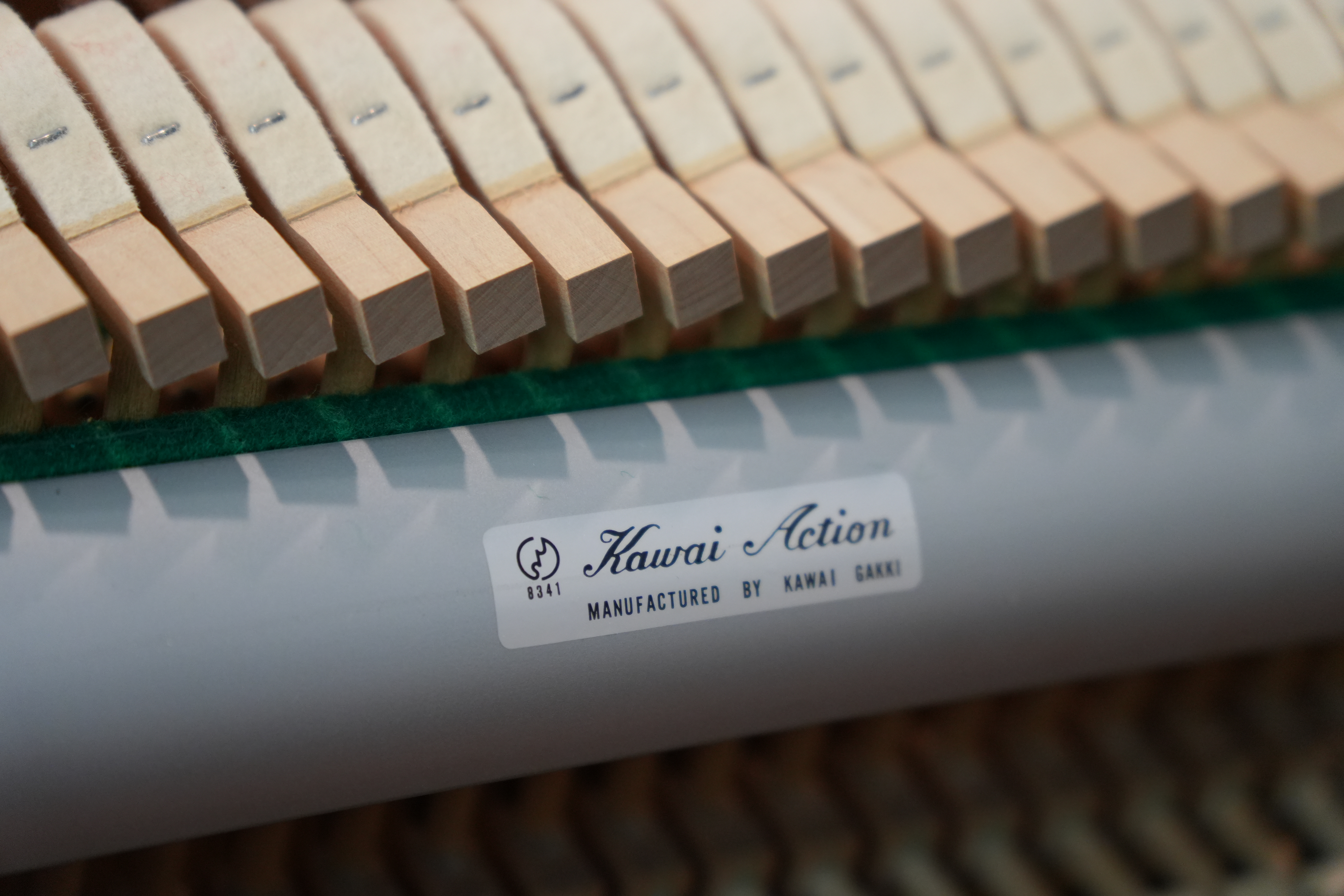 Kawai UST-8A Upright Piano in Light wood / teak-look – Gallery image – Roberts Pianos Houston