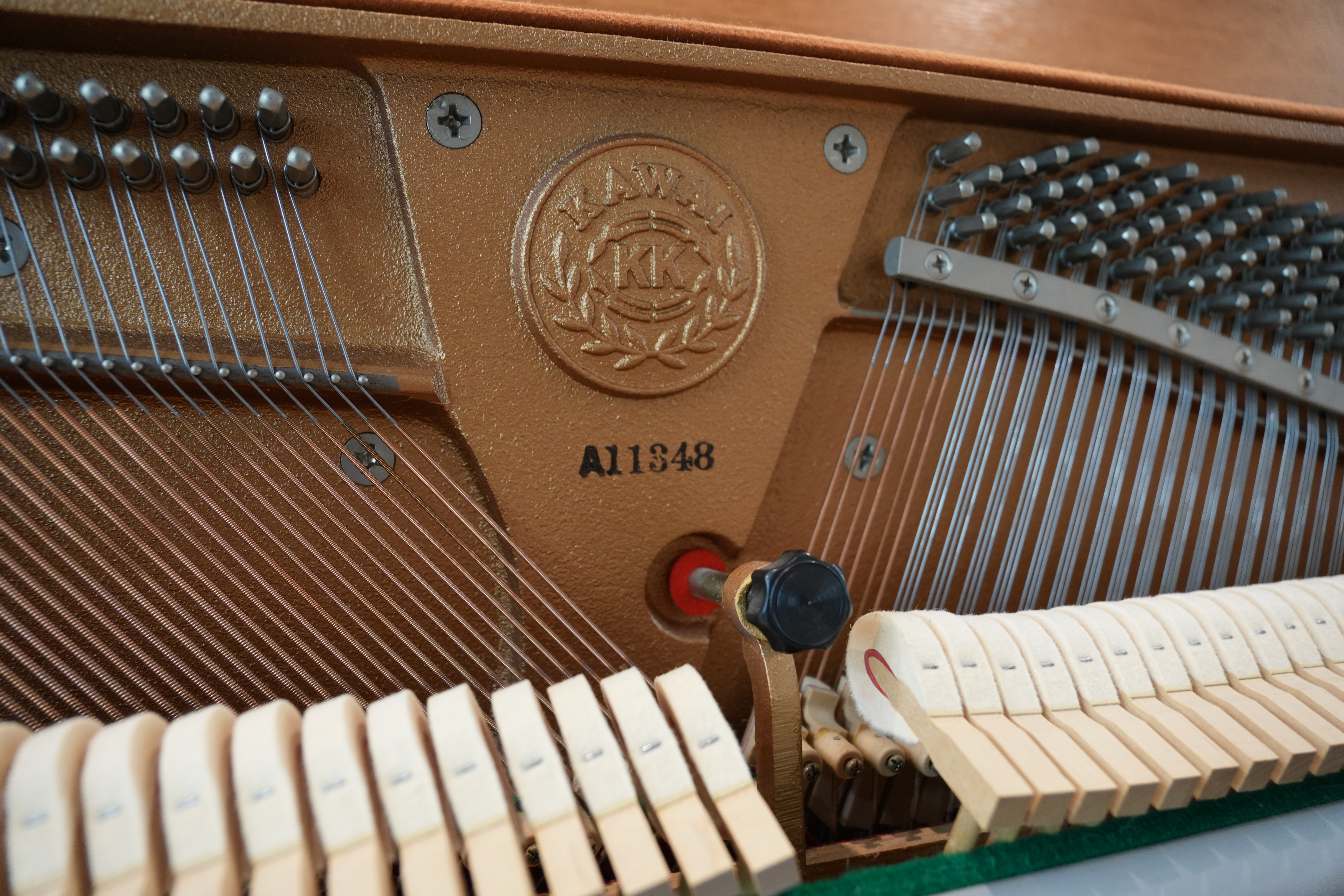 Kawai UST-8A Upright Piano in Light wood / teak-look – Gallery image – Roberts Pianos Houston