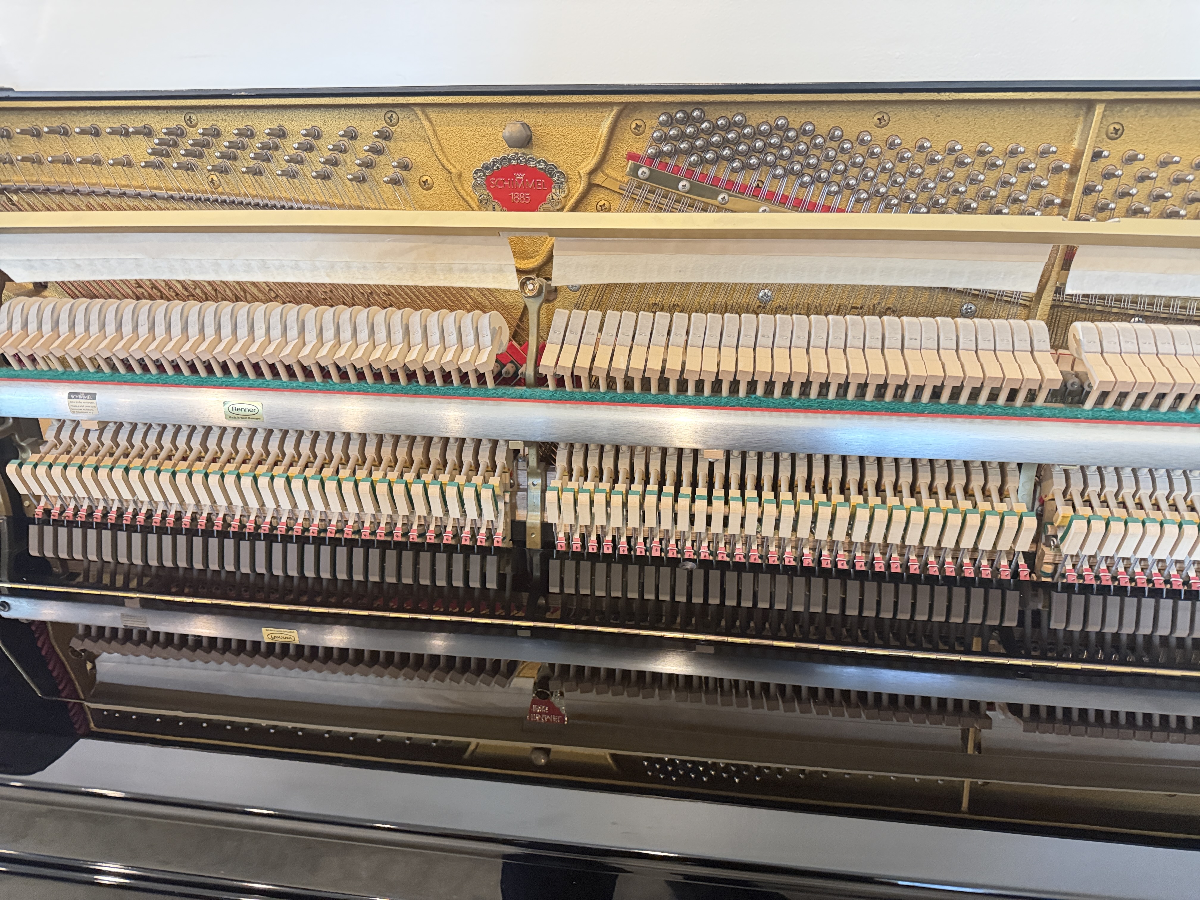 Schimmel 120 Upright Piano – Gallery image – Roberts Pianos Houston