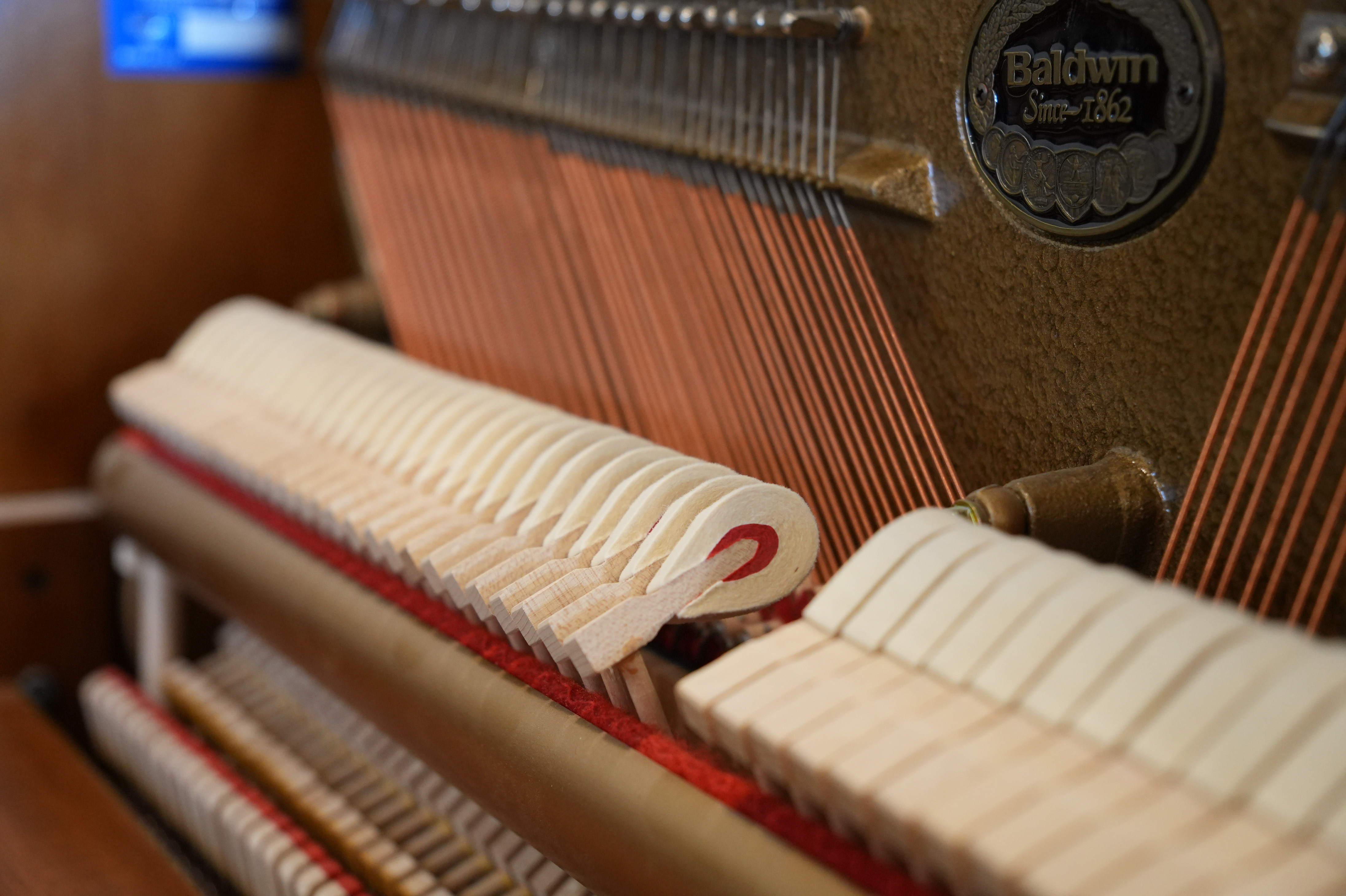 Baldwin 665 Country Oak in Oak – Gallery image – Roberts Pianos Houston