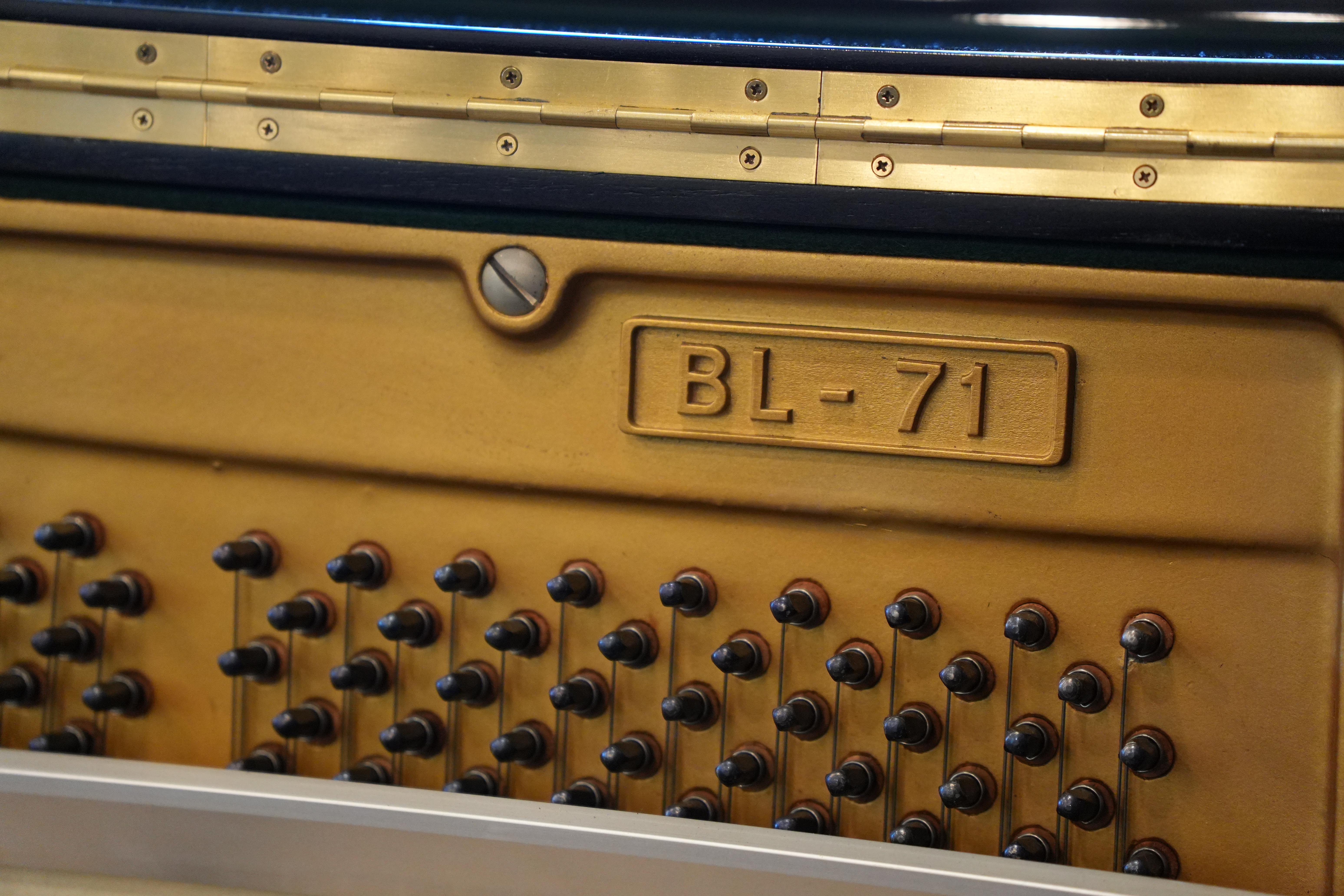 Kawai BL-71 Upright Piano – Gallery image – Roberts Pianos Houston