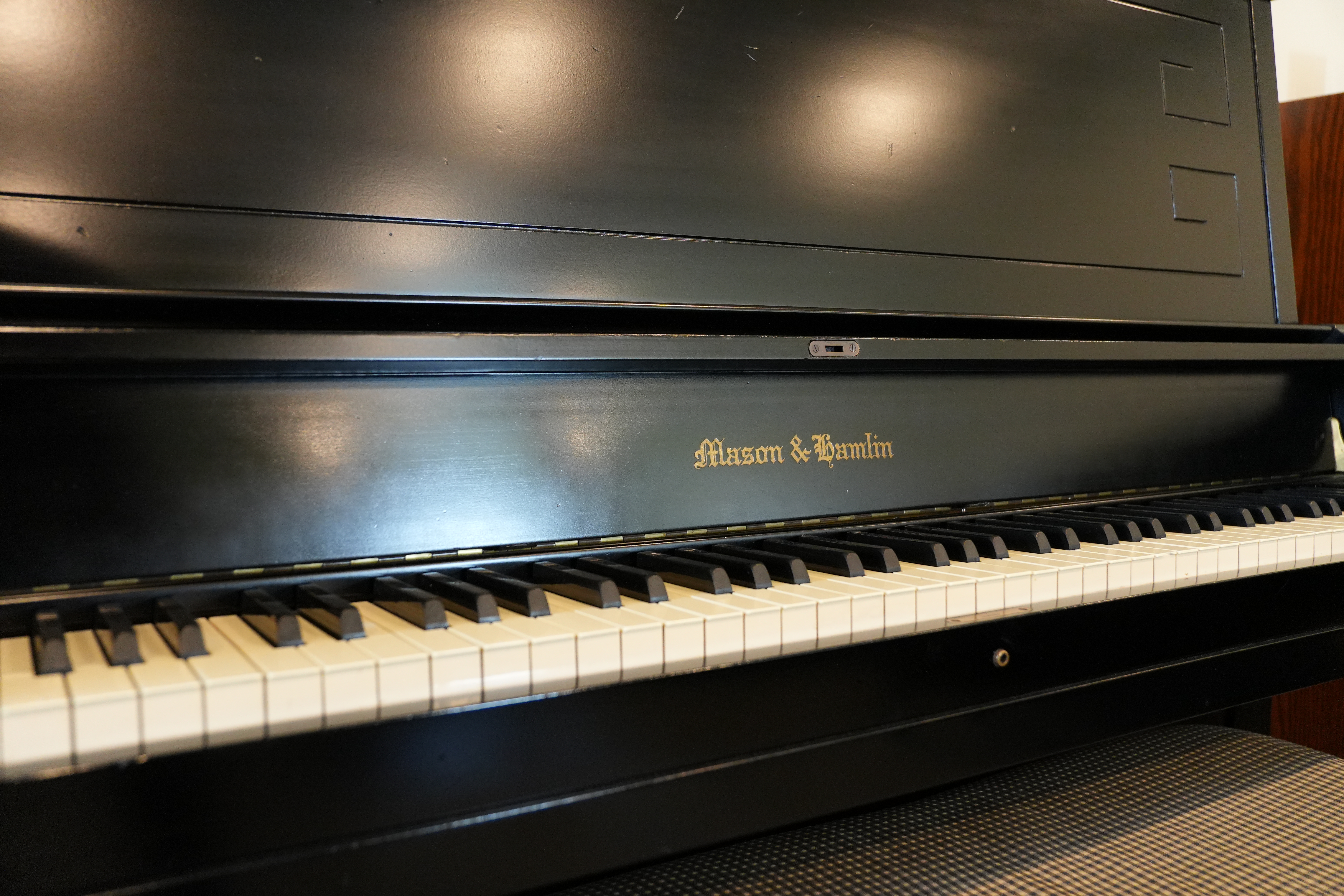 Mason & Hamlin 50 in Ebony – Gallery image – Roberts Pianos Houston