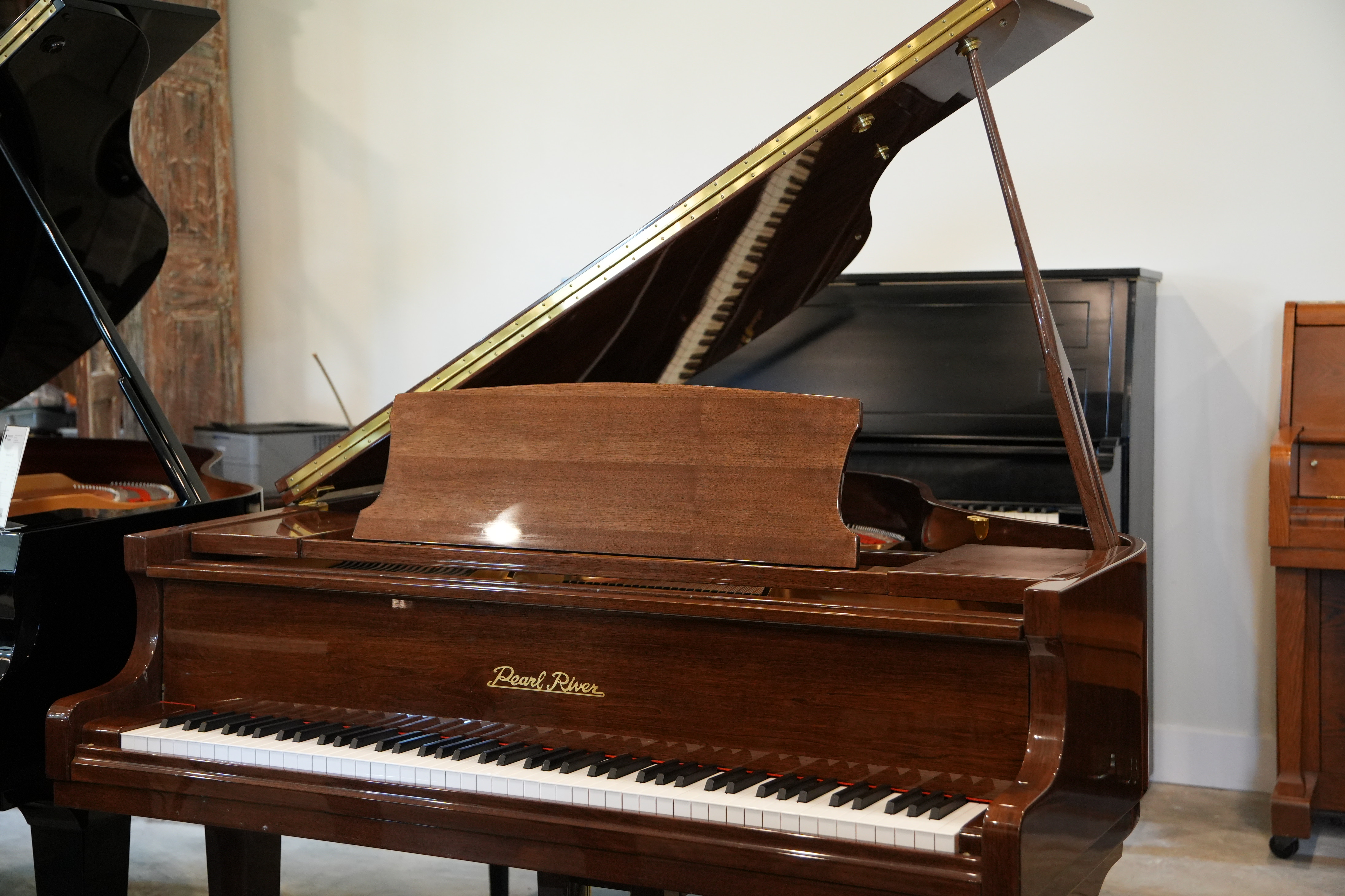 Pearl River GP142 Grand Piano in Mahogany – Gallery image – Roberts Pianos Houston