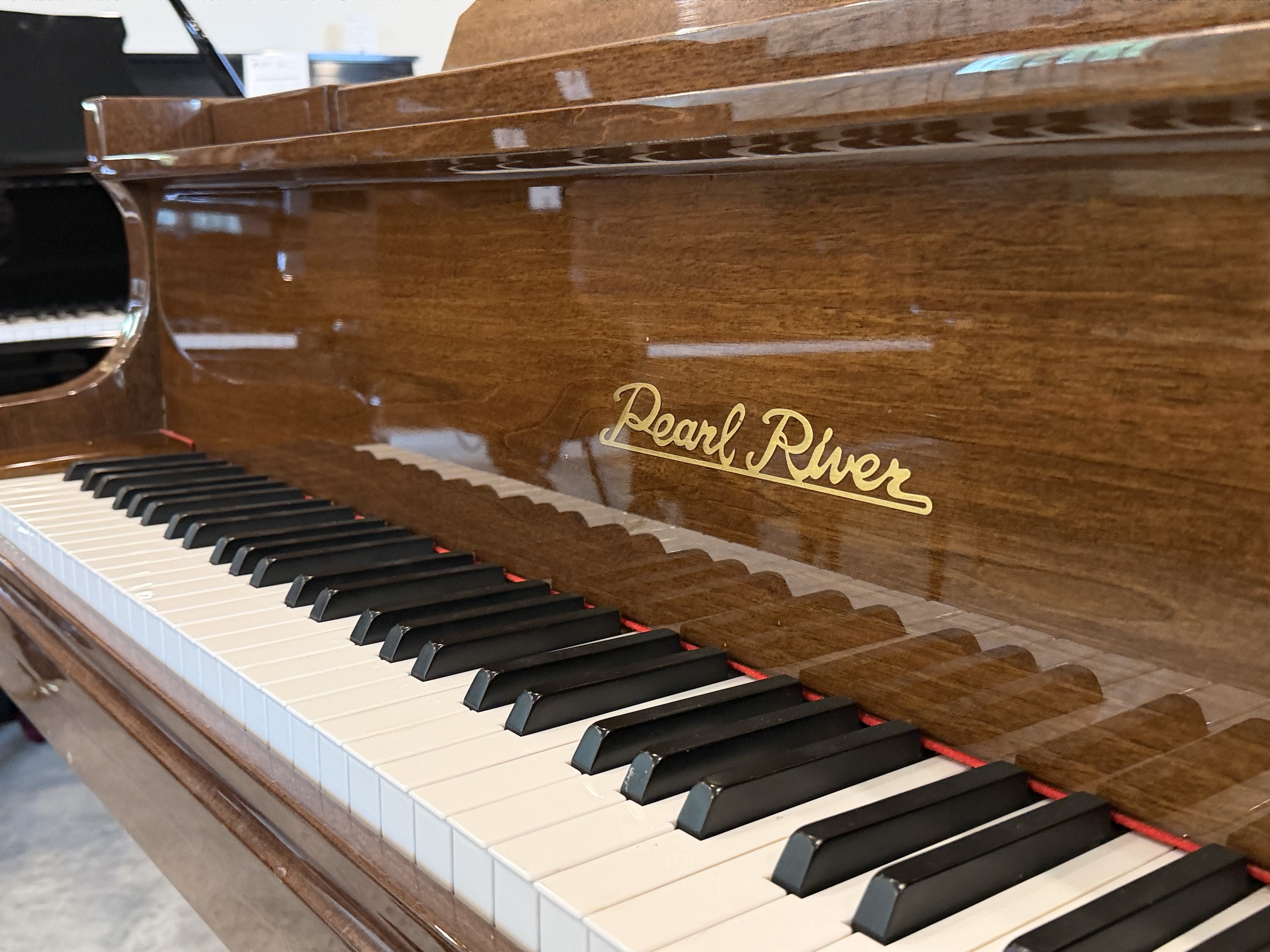 Pearl River GP142 in Mahogany – Gallery image – Roberts Pianos Houston