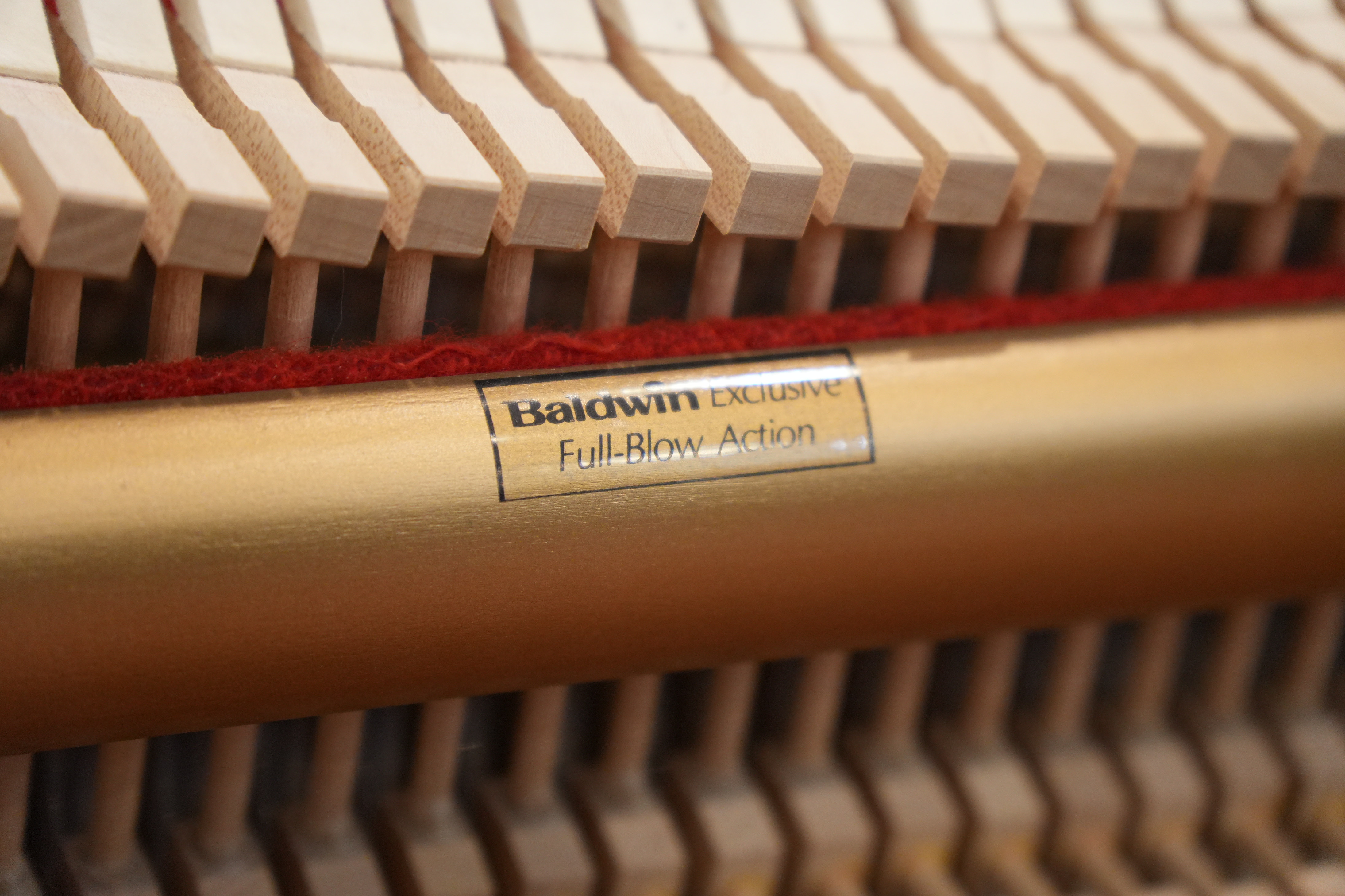 Baldwin 665 Country Oak in Oak – Gallery image – Roberts Pianos Houston