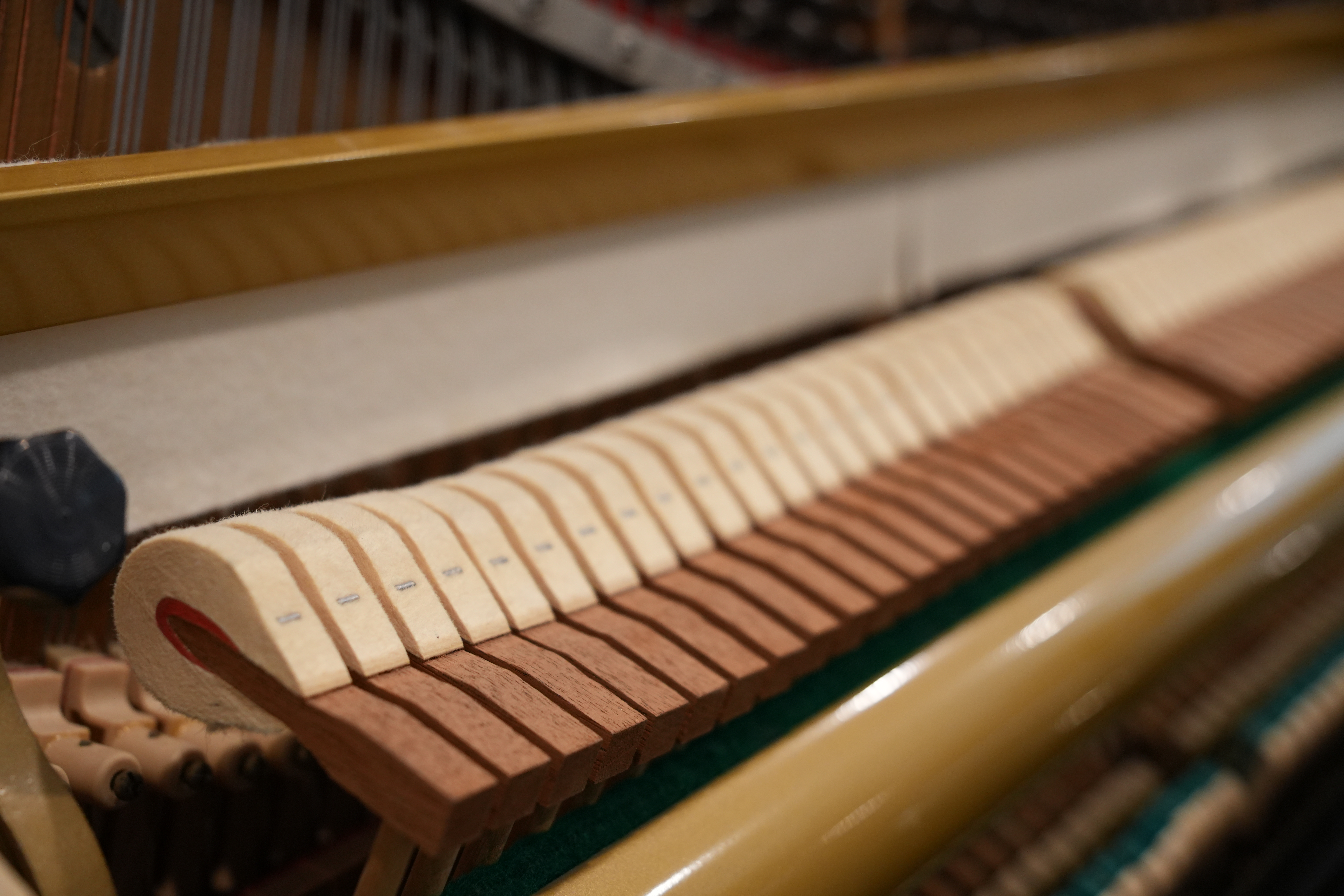 Kawai US-50 in Black highly polished – Gallery image – Roberts Pianos Houston