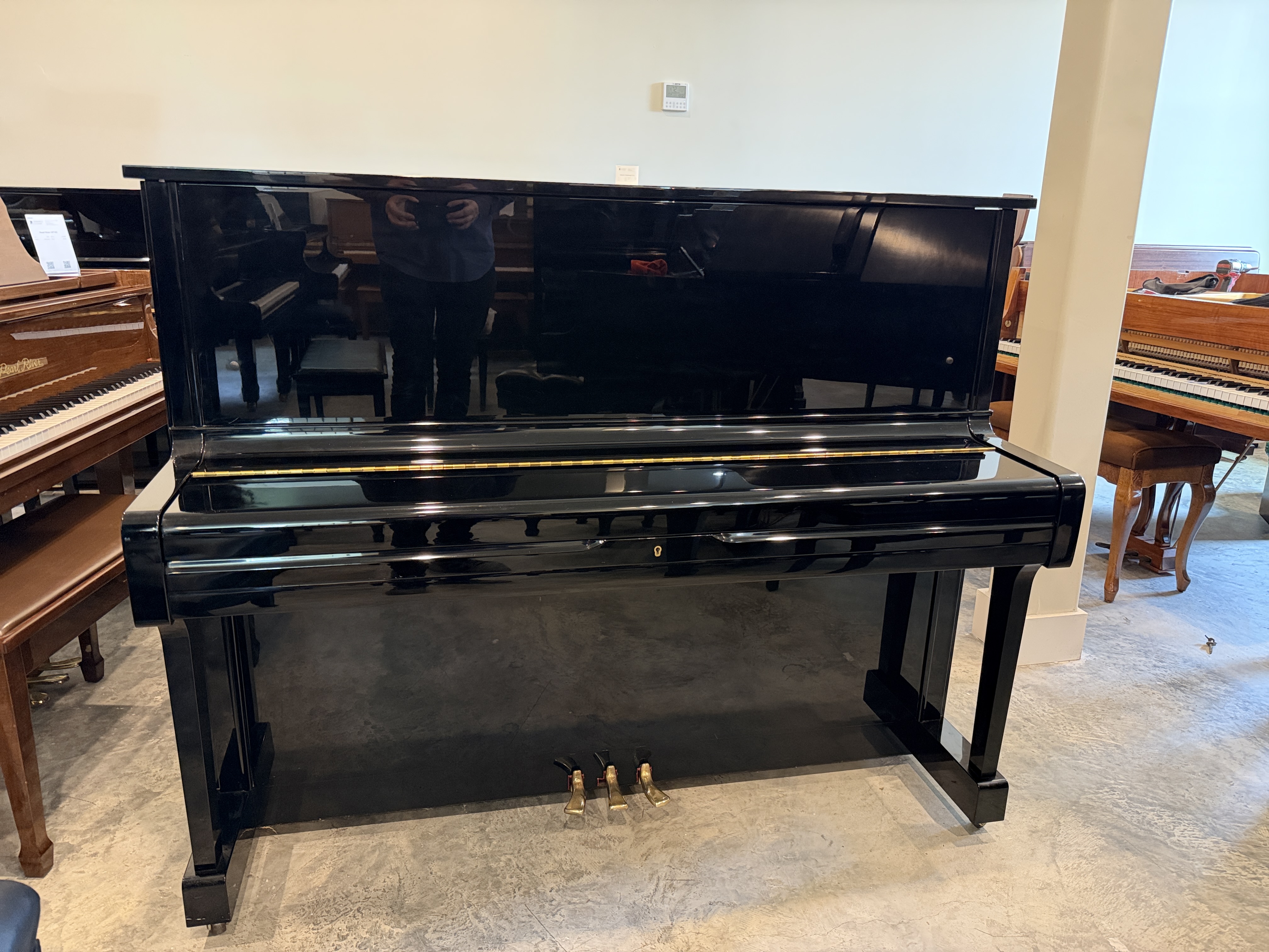 Yamaha U1 Upright Piano in Black Polyester – Gallery image – Roberts Pianos Houston