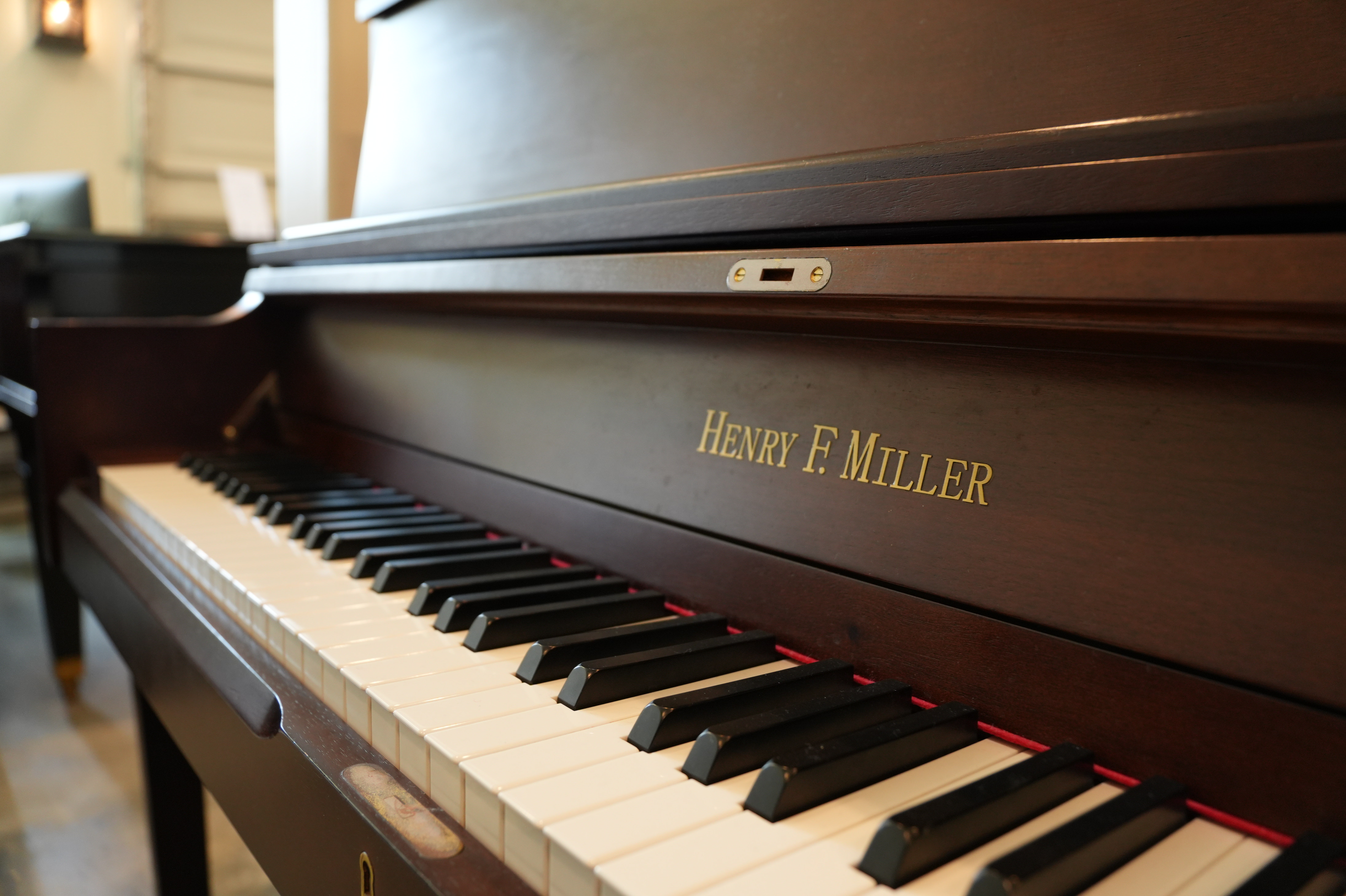 Henry Miller HMV47 – Gallery image – Roberts Pianos Houston