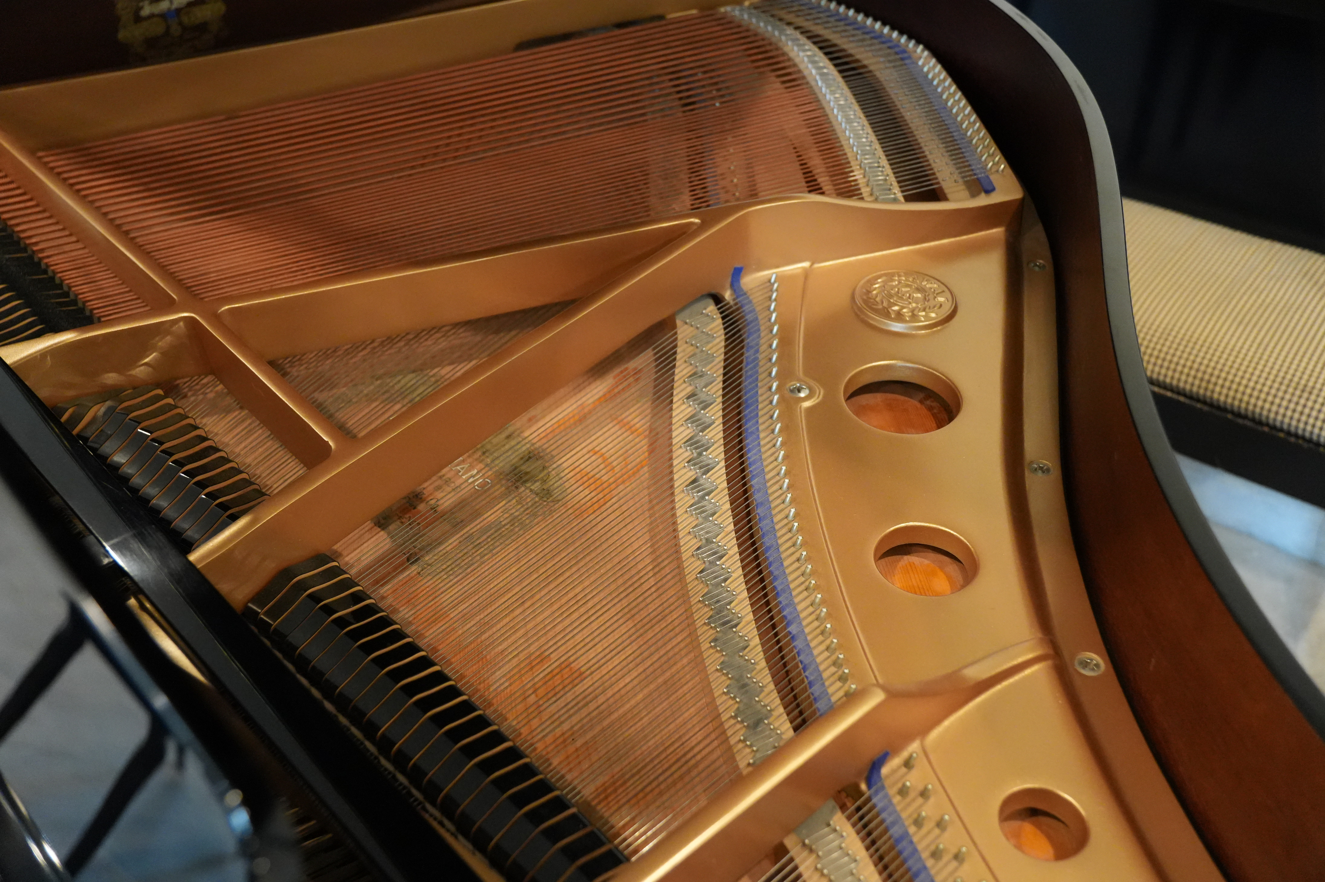 Kawai GM-1 Player Grand Piano in Black Polyester – Gallery image – Roberts Pianos Houston