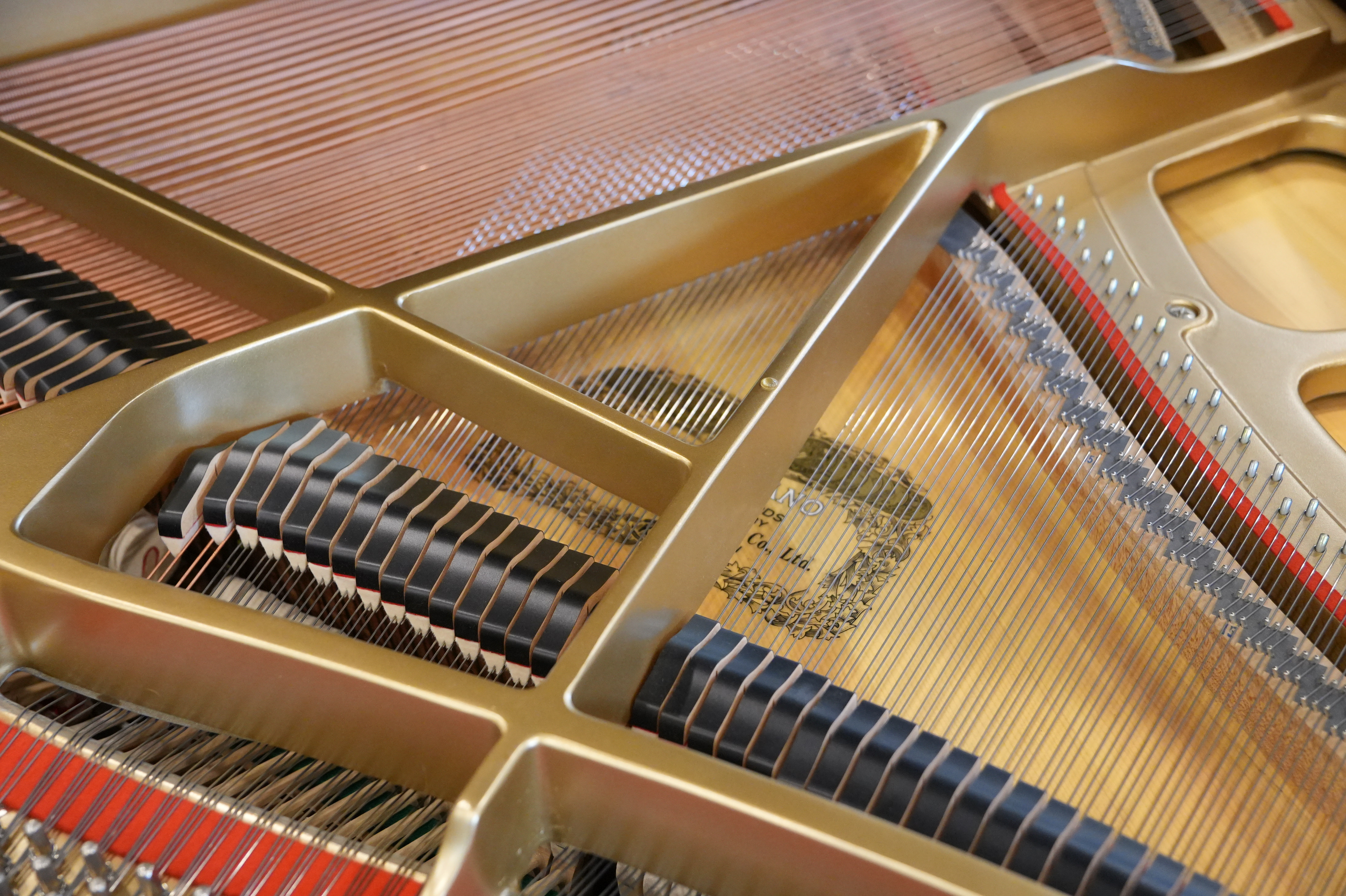 Kawai GM-10LE Grand Piano in Ebony Polyester – Gallery image – Roberts Pianos Houston