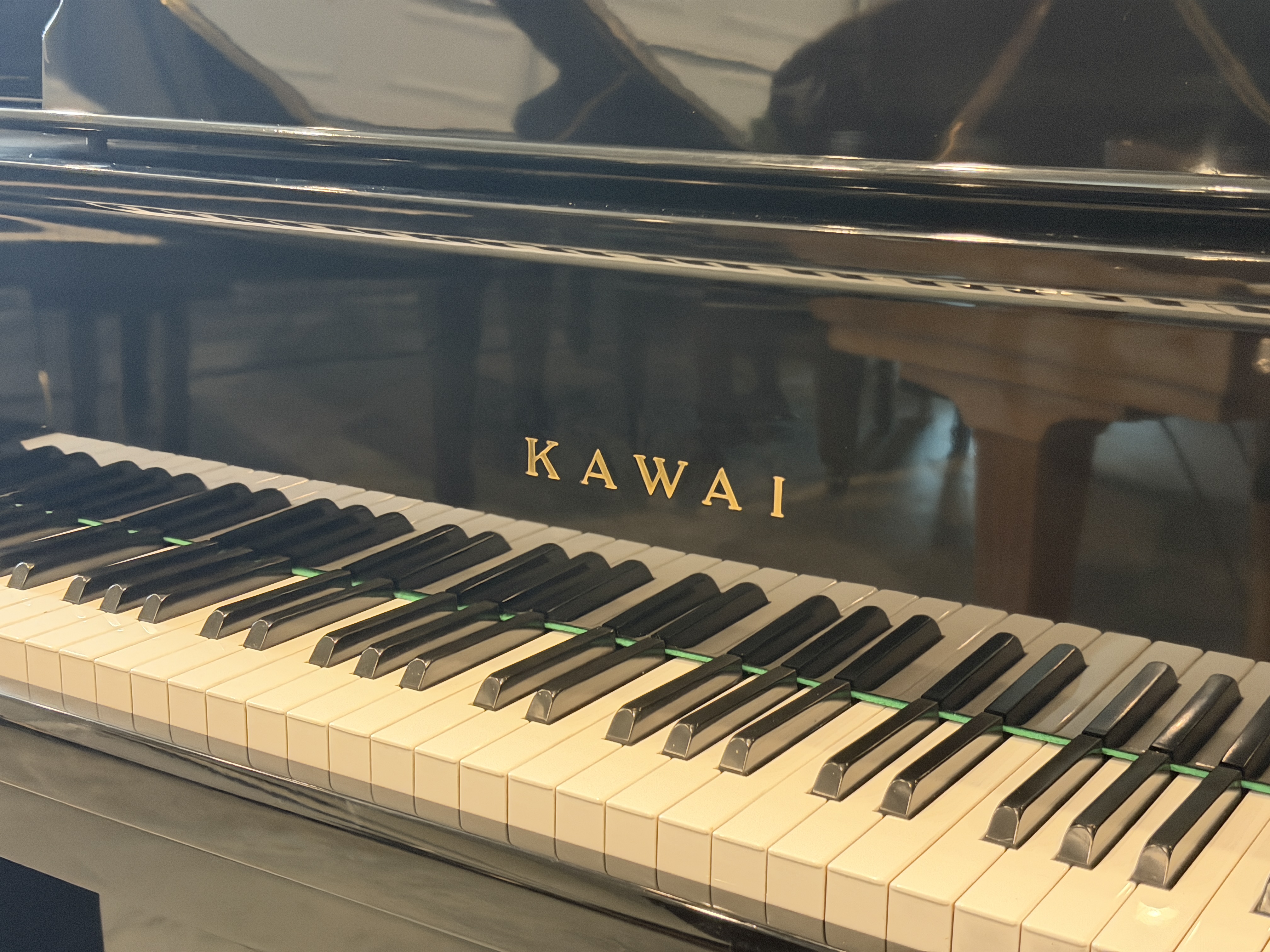 Kawai BL-71 Upright Piano – Gallery image – Roberts Pianos Houston