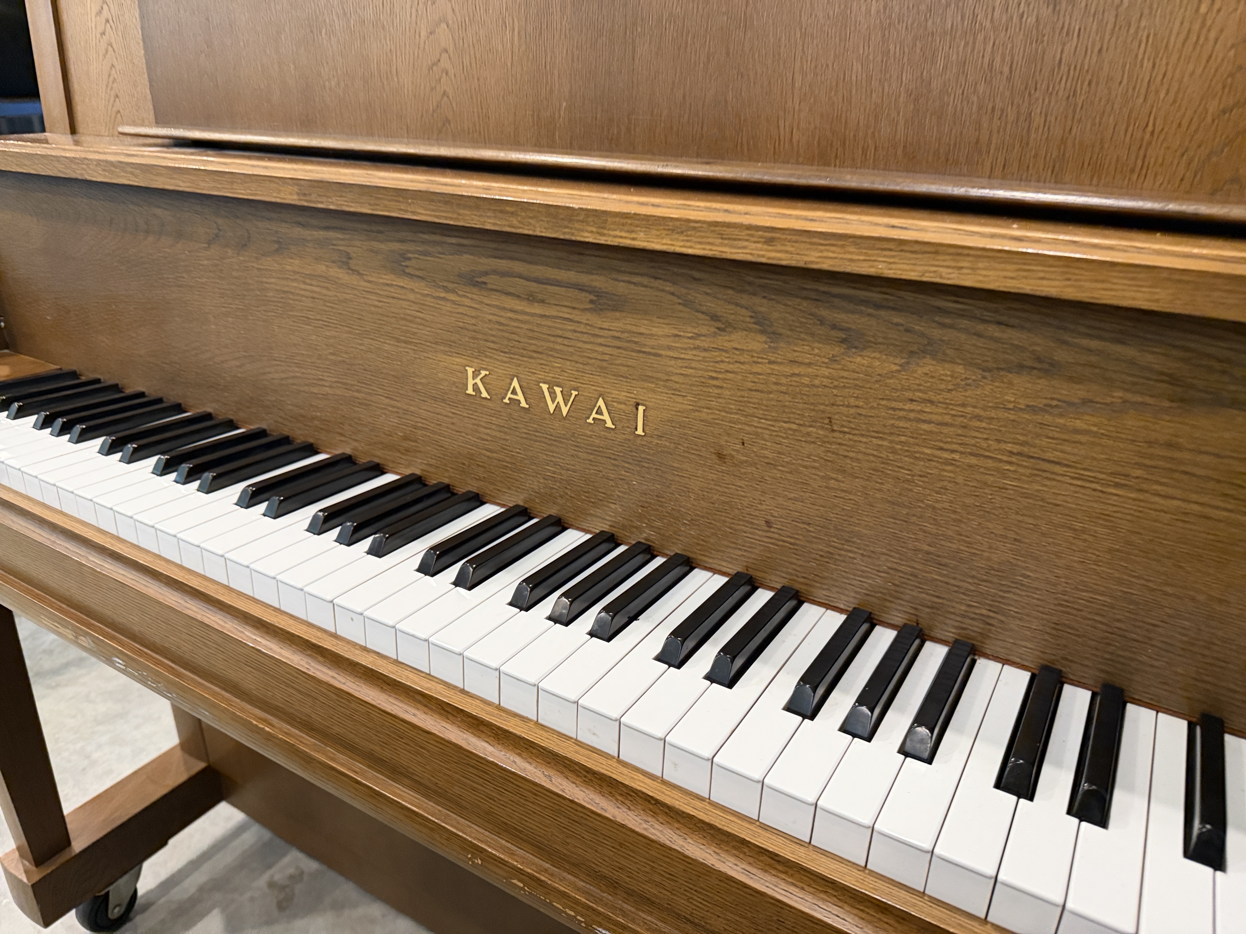 Kawai KL703 upright Piano – Gallery image – Roberts Pianos Houston