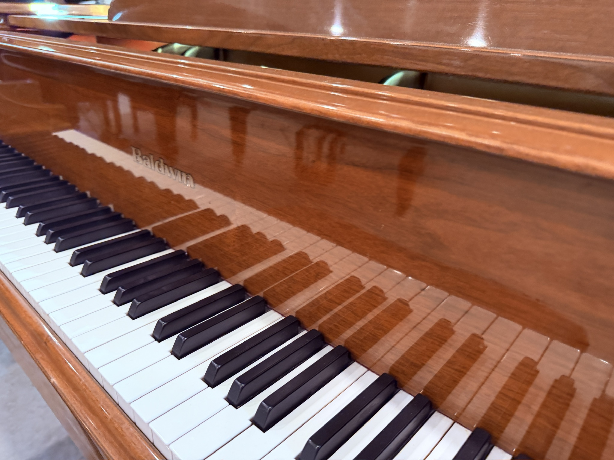 Baldwin Model M Grand Piano in Walnut – Gallery image – Roberts Pianos Houston