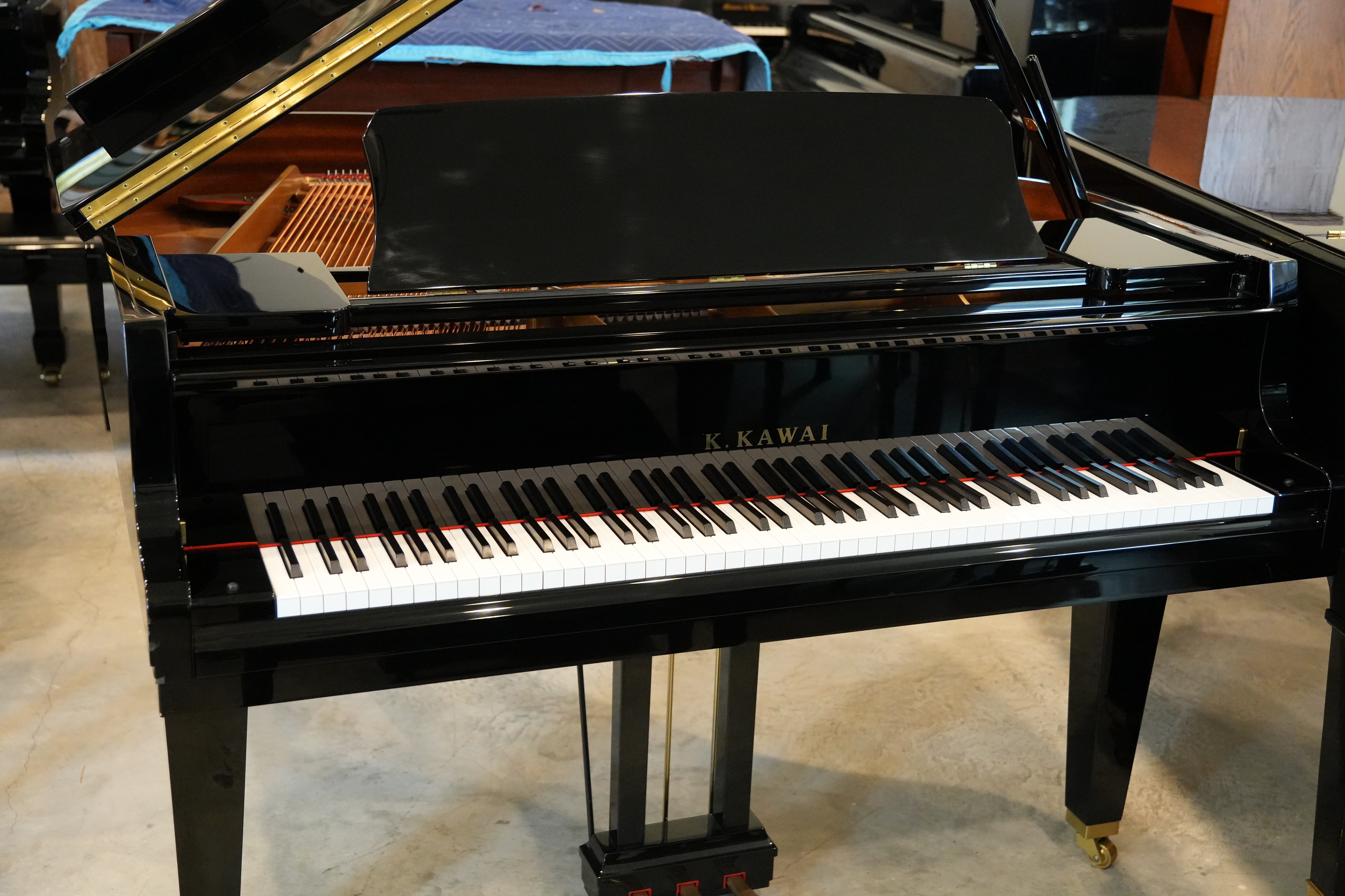 Kawai GL-10 Grand Piano in Black Polyester – Gallery image – Roberts Pianos Houston