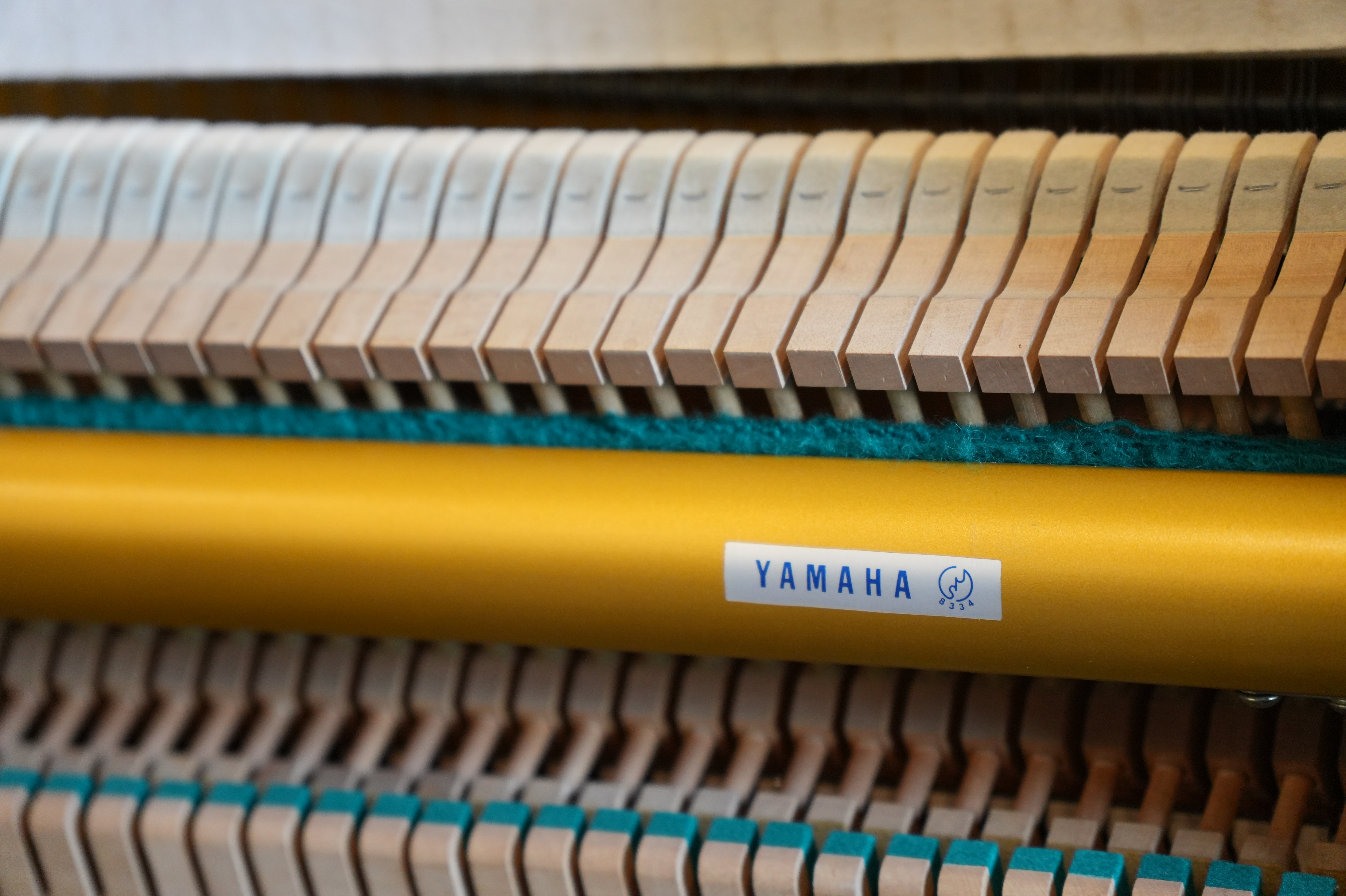 Yamaha U1 Upright Piano in Black – Gallery image – Roberts Pianos Houston