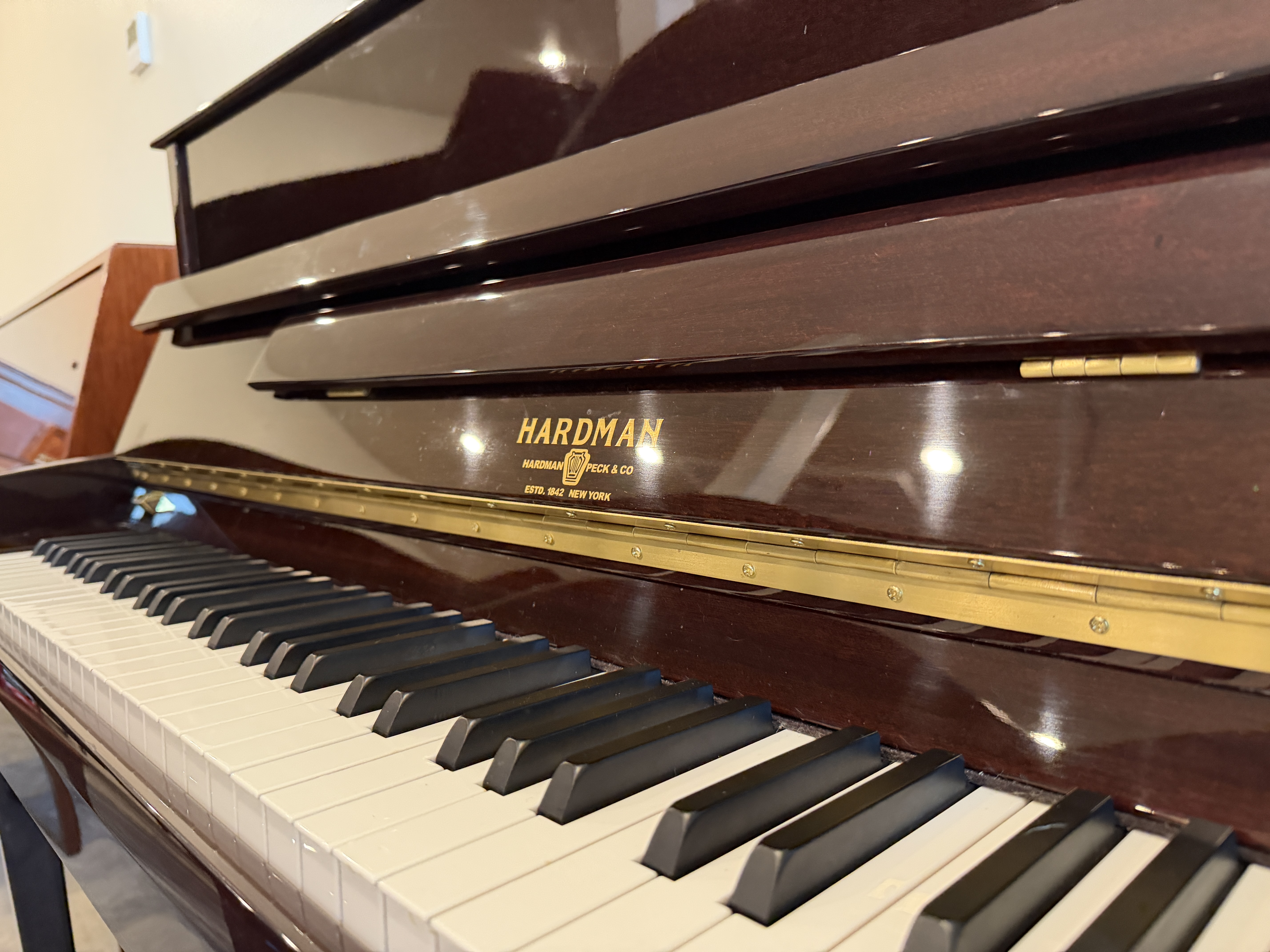 Hardman Upright Piano in Mahogany – Gallery image – Roberts Pianos Houston