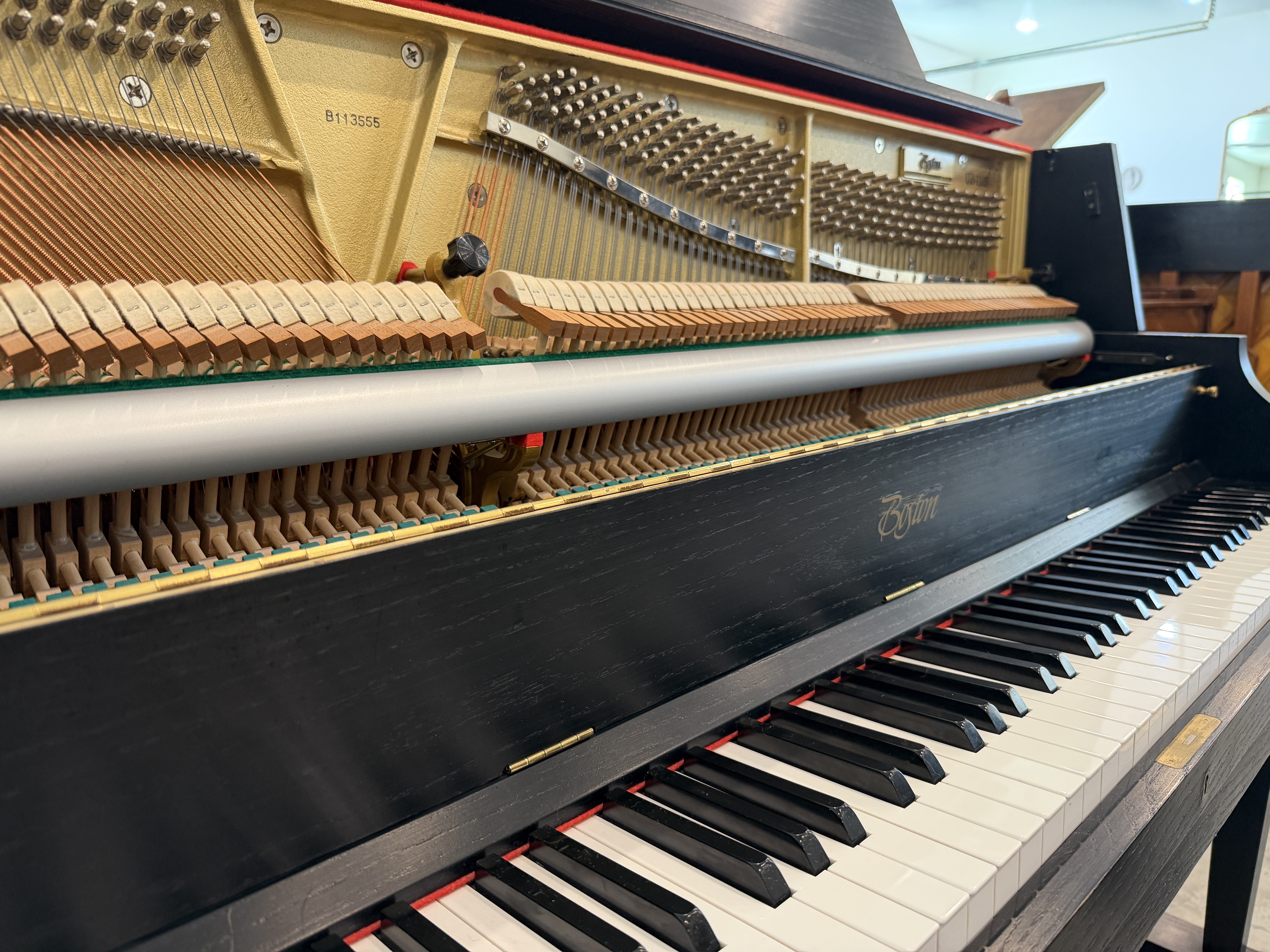 Boston UP-118 in Ebony – Gallery image – Roberts Pianos Houston