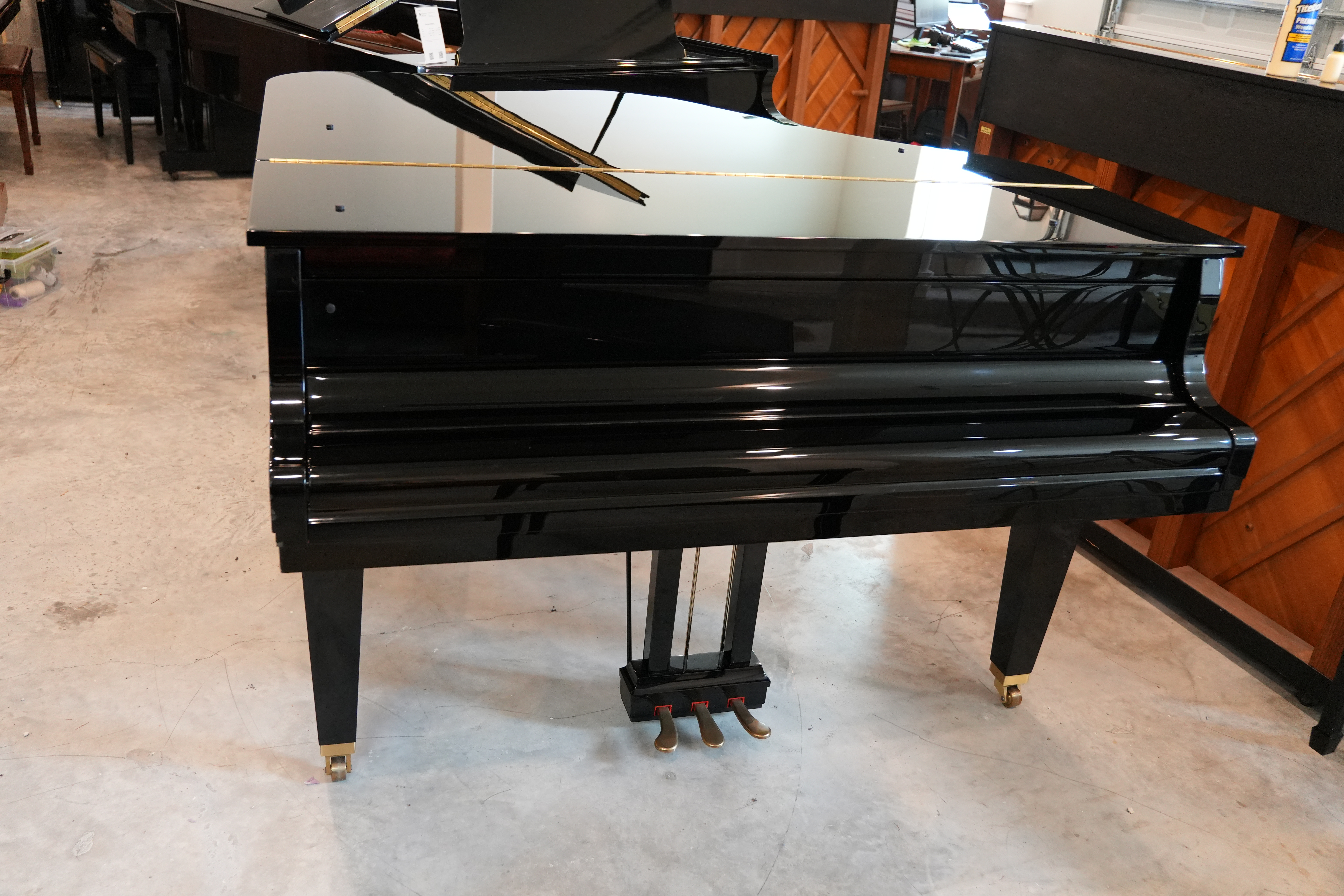 Kawai GL-10 Grand Piano in Black Polyester – Gallery image – Roberts Pianos Houston