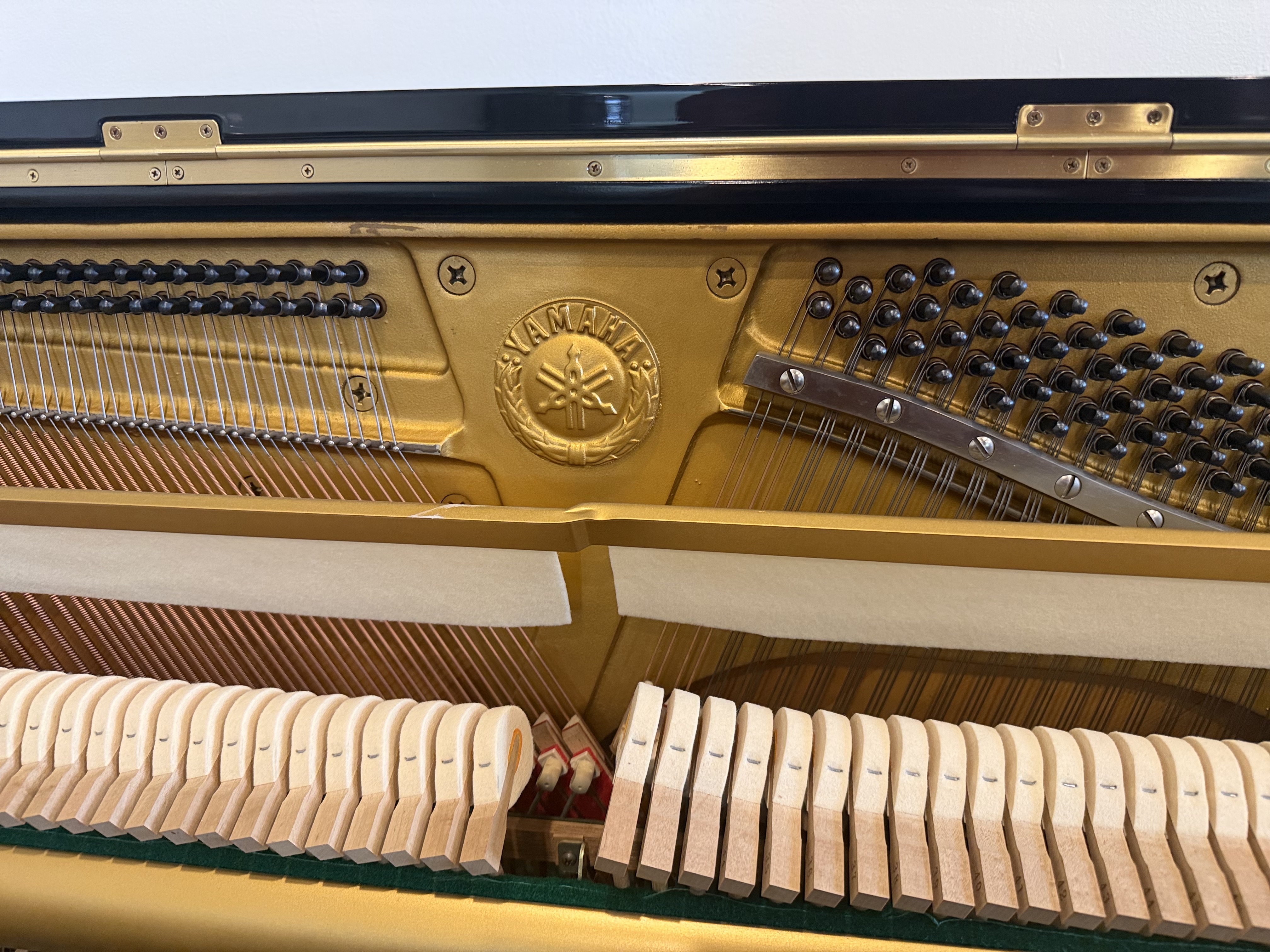 Yamaha U1 Upright Piano in Black Polyester – Gallery image – Roberts Pianos Houston