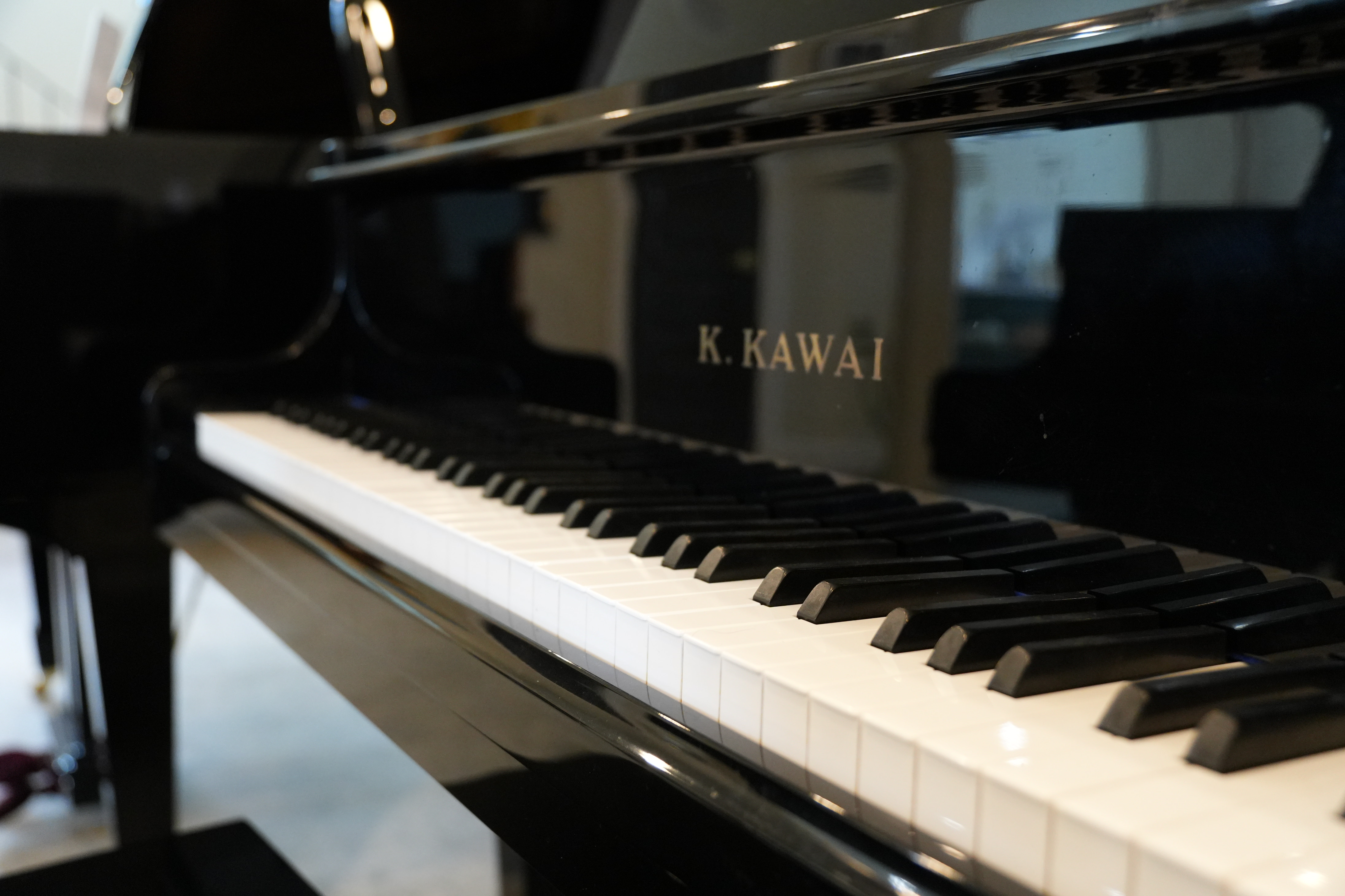 Kawai GM-1 Player Grand Piano in Black Polyester – Gallery image – Roberts Pianos Houston