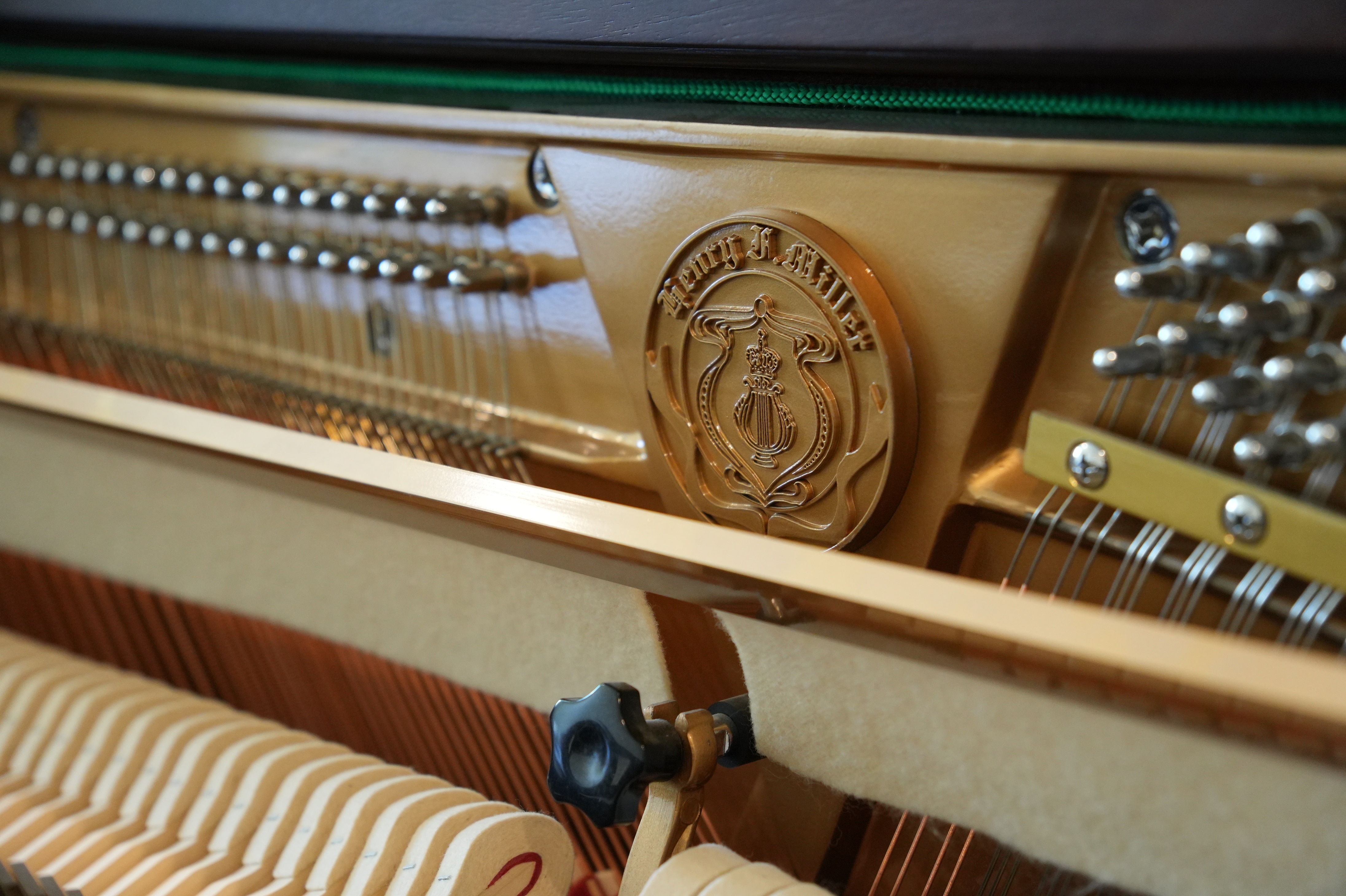Henry Miller HMV47 – Gallery image – Roberts Pianos Houston