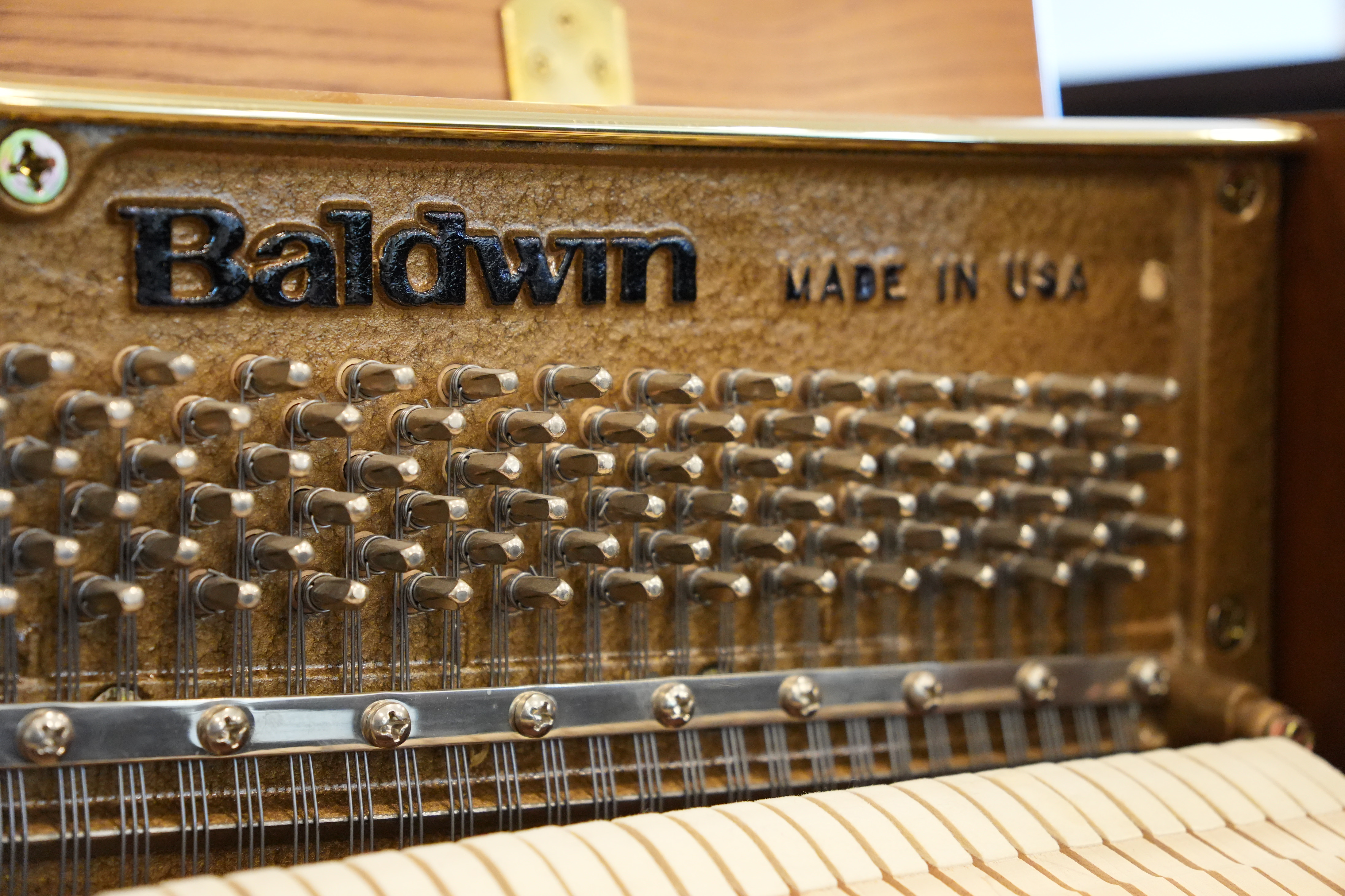 Baldwin 665 Country Oak in Oak – Gallery image – Roberts Pianos Houston