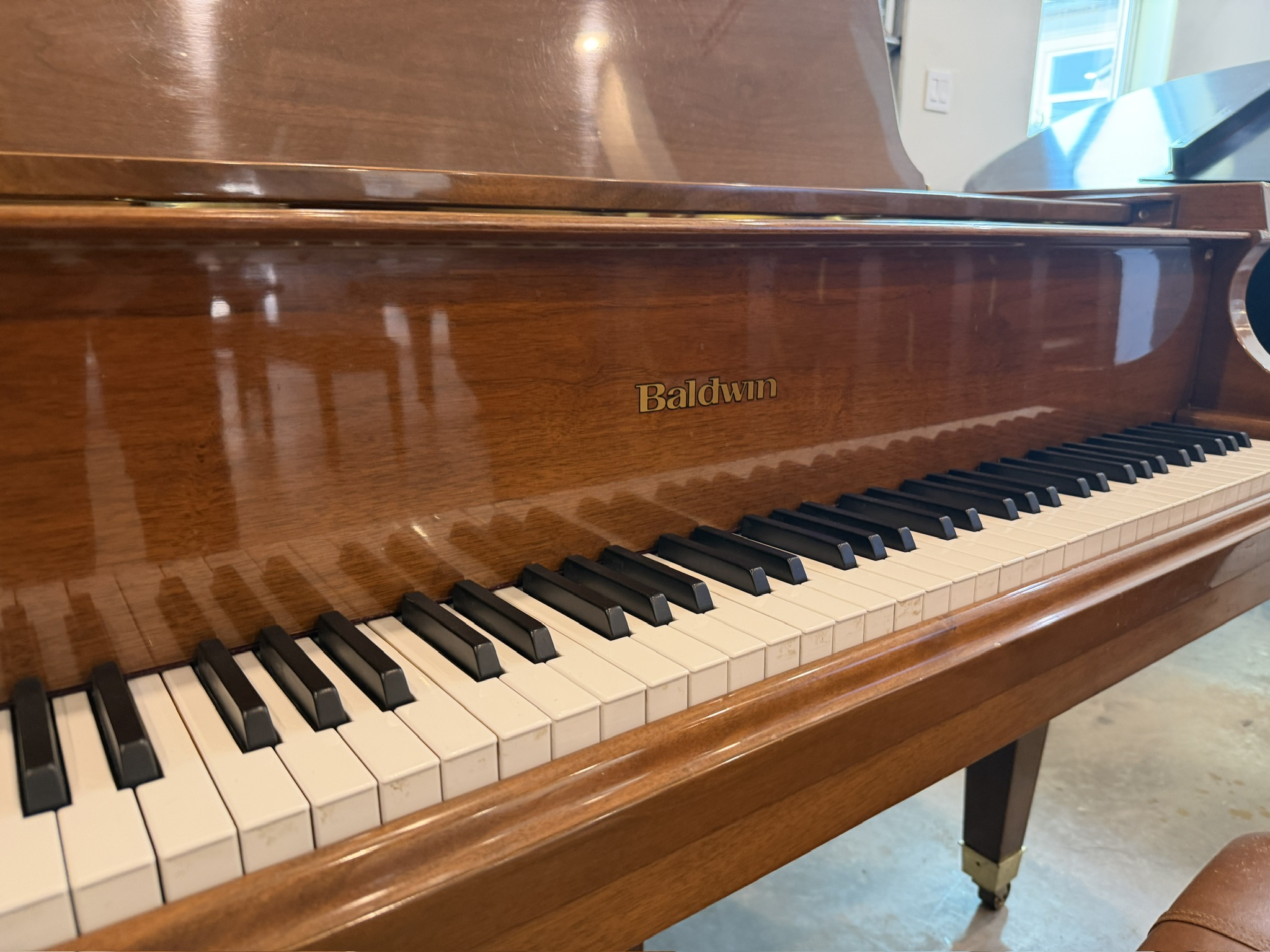 Baldwin Model M Grand Piano in Walnut – Gallery image – Roberts Pianos Houston