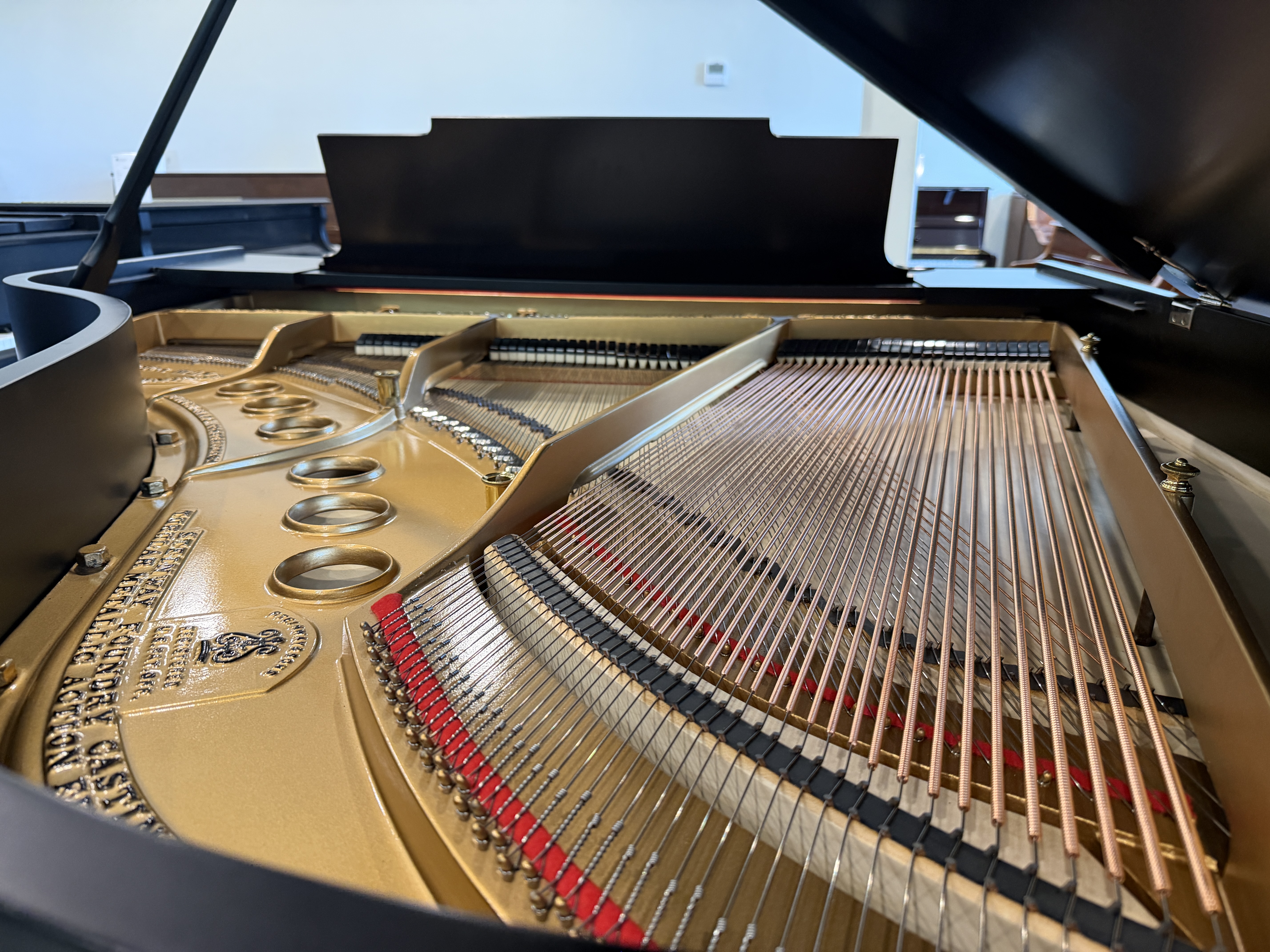 Steinway M in Ebony – Gallery image – Roberts Pianos Houston