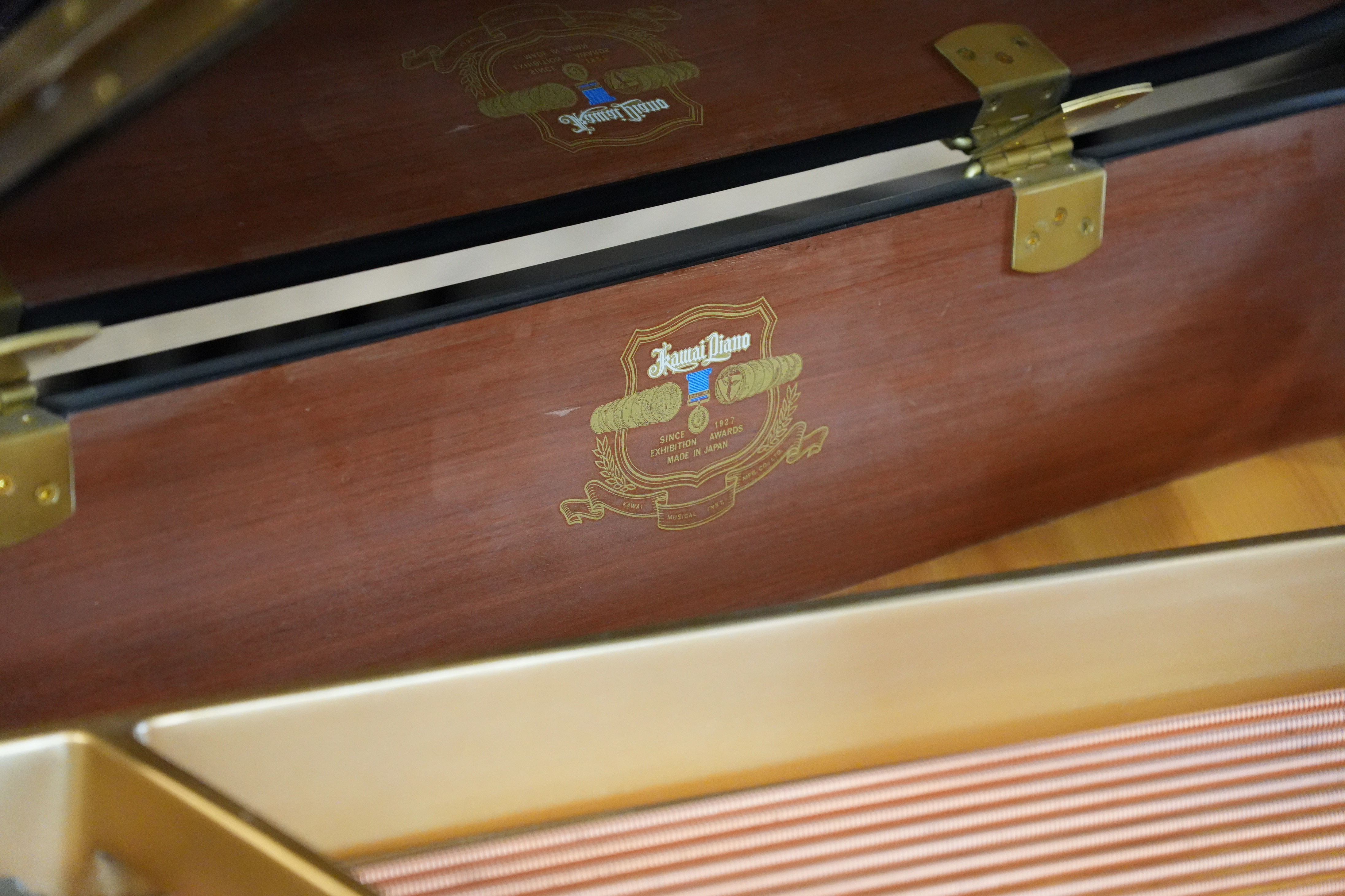 Kawai GM-10LE Grand Piano in Ebony Polyester – Gallery image – Roberts Pianos Houston