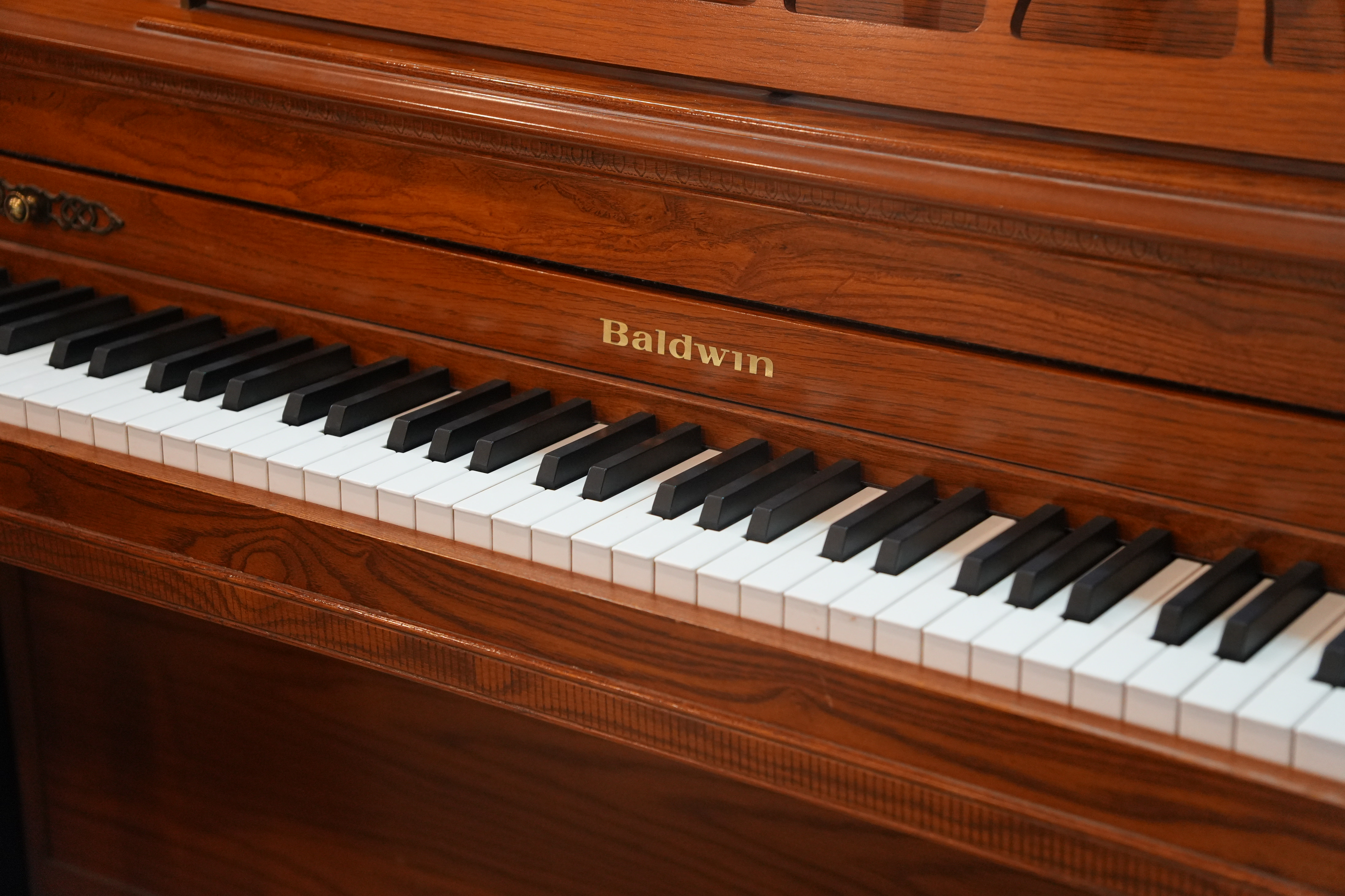 Baldwin 6650AK in Walnut – Gallery image – Roberts Pianos Houston