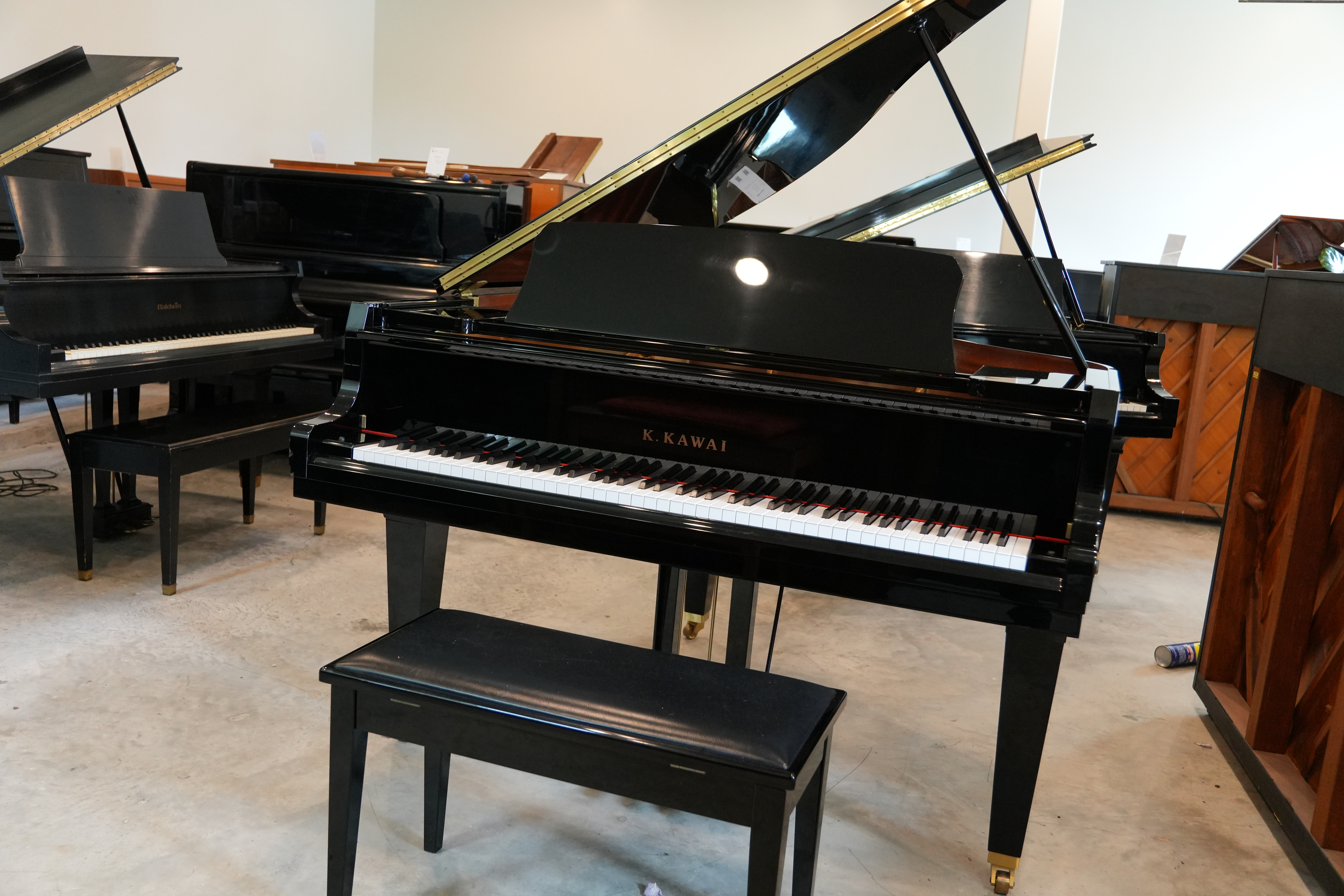 Kawai GL-10 Grand Piano in Black Polyester – Featured instrument – Roberts Pianos Houston