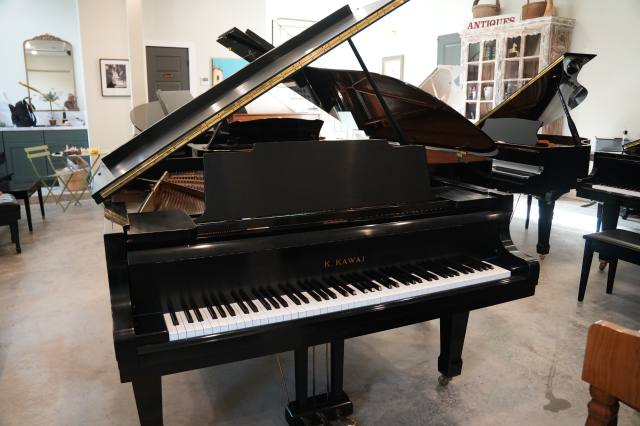 K. Kawai KG-5 Grand Piano in Ebony – Inventory thumbnail – Roberts Pianos Houston
