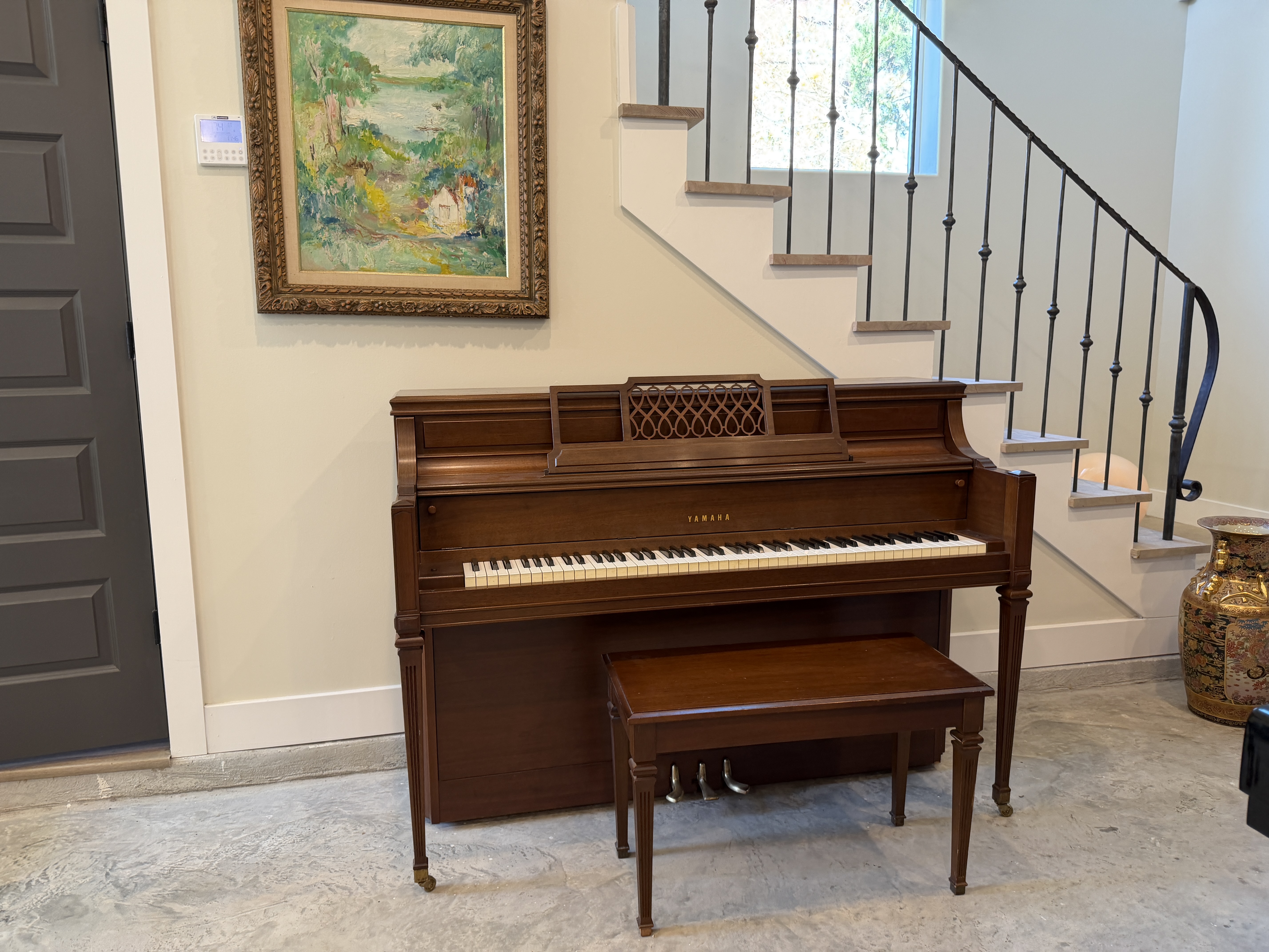 Yamaha Console Piano in Mahogany – Inventory thumbnail – Roberts Pianos Houston