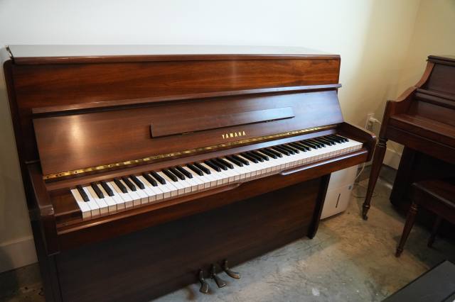 Yamaha Upright Piano in Walnut – Inventory thumbnail – Roberts Pianos Houston