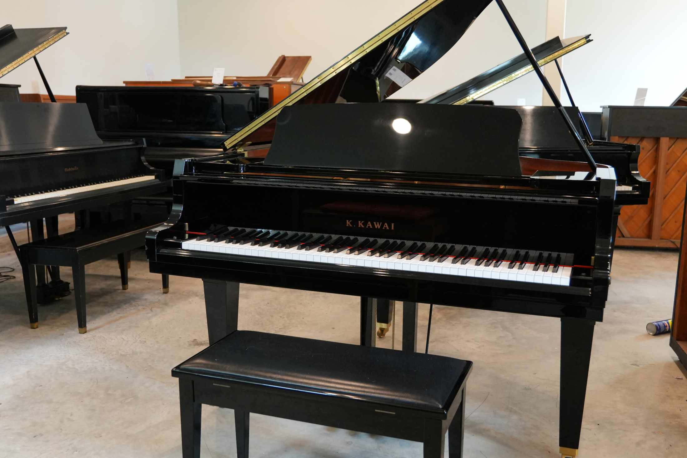 Kawai GL-10 Grand Piano in Black Polyester – Featured instrument – Roberts Pianos Houston