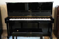 Yamaha U1 Upright Piano in Black – Inventory thumbnail – Roberts Pianos Houston