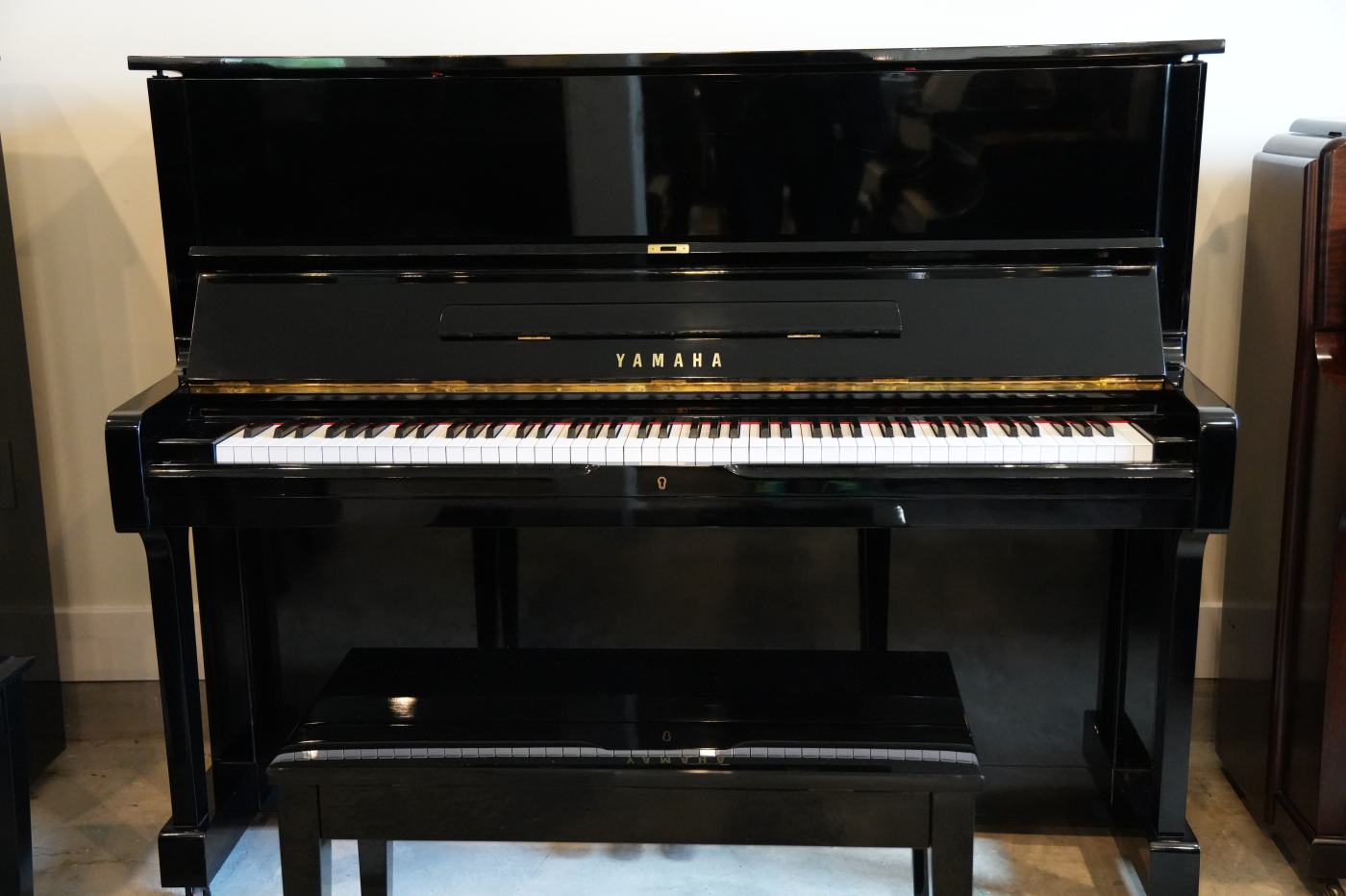 Yamaha U1 Upright Piano in Black – Featured image – Roberts Pianos Houston