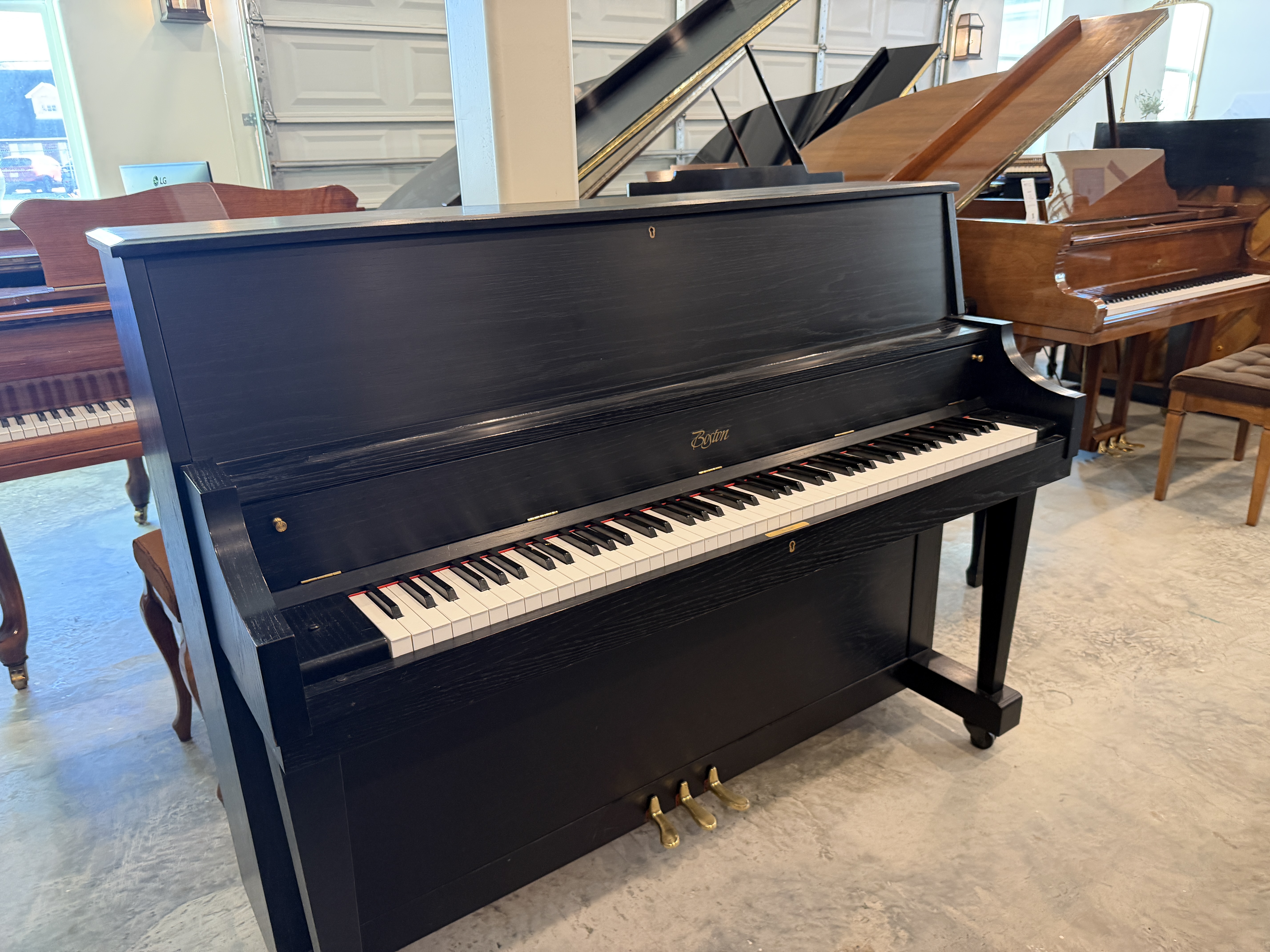Boston UP-118 in Ebony – Featured instrument – Roberts Pianos Houston