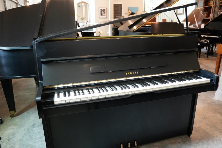 Yamaha in Ebony – Featured image – Roberts Pianos Houston