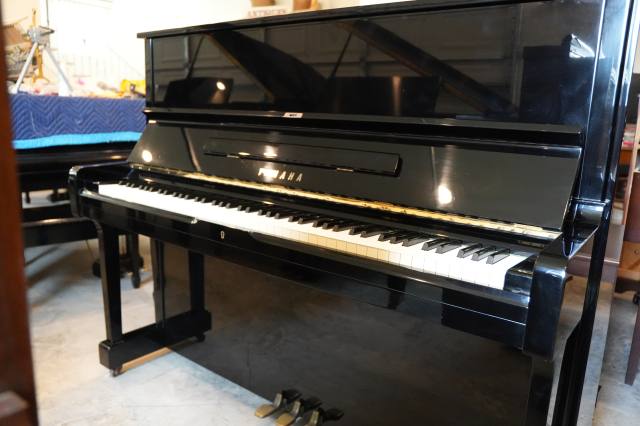 Yamaha U1 Upright Piano in Black – Inventory thumbnail – Roberts Pianos Houston