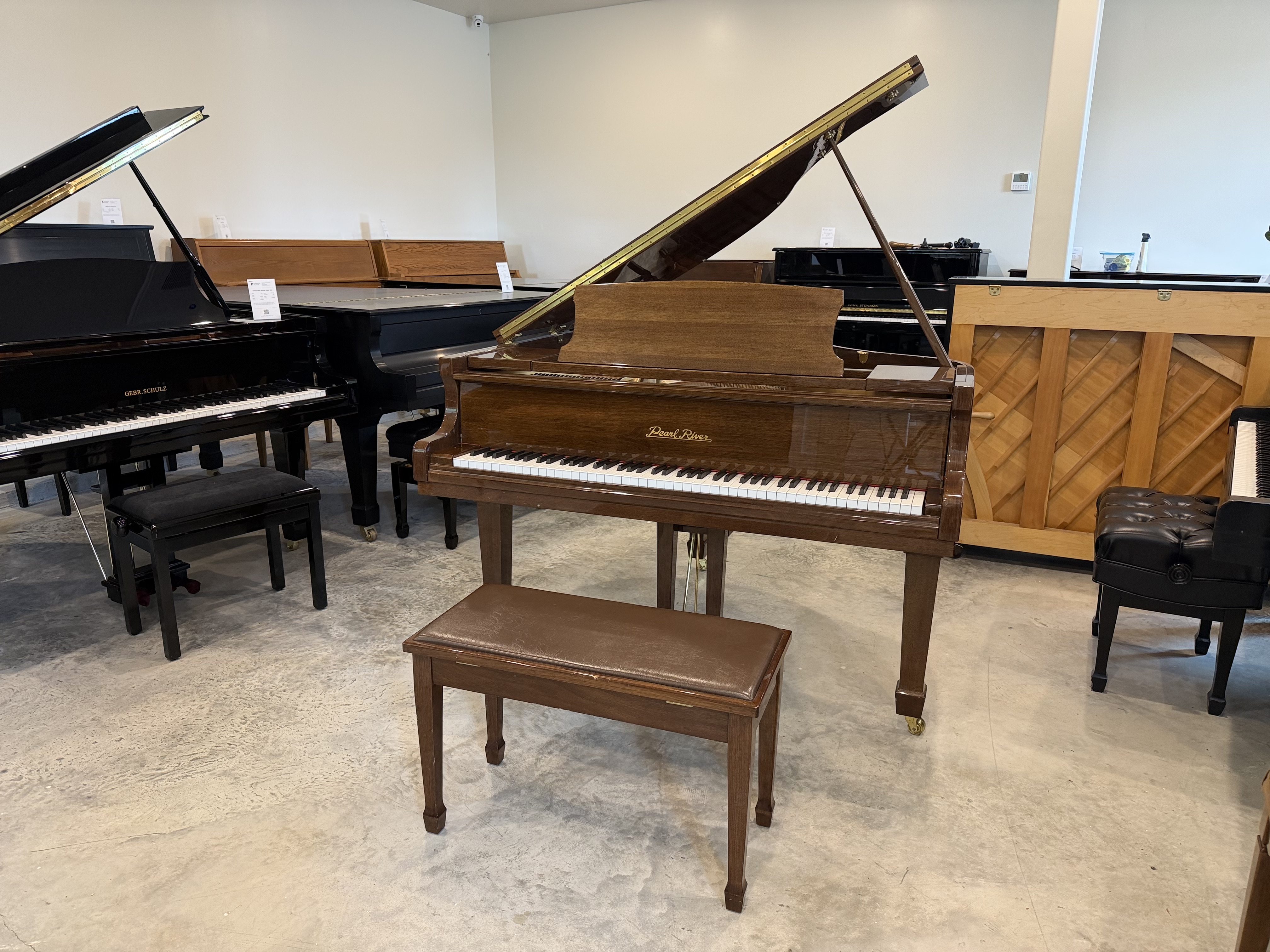 Pearl River GP142 in Mahogany – Featured instrument – Roberts Pianos Houston